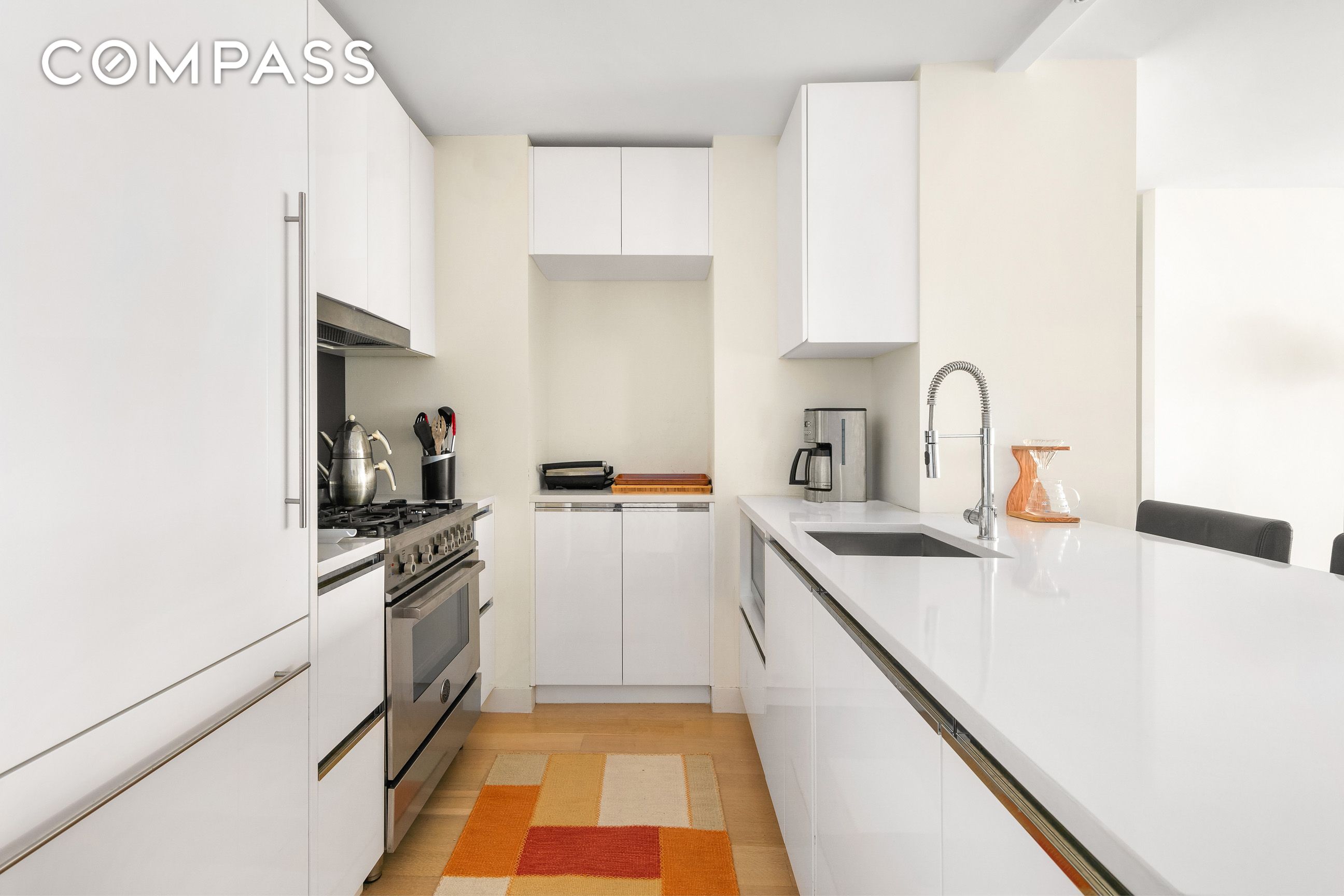 #4 photo, 301 W 53rd Street, マンハッタン Hell's Kitchen , NY 10019