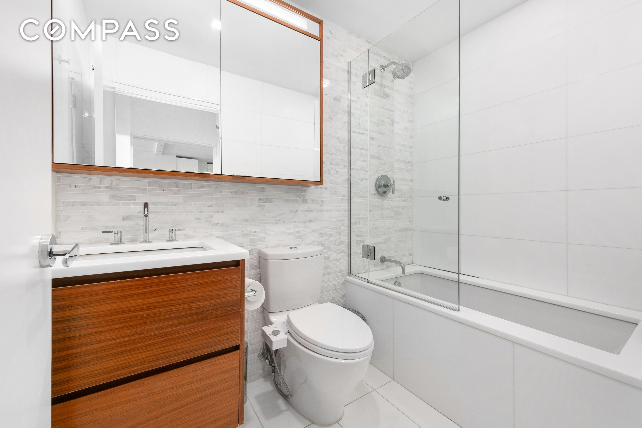 #7 photo, 301 W 53rd Street, マンハッタン Hell's Kitchen , NY 10019