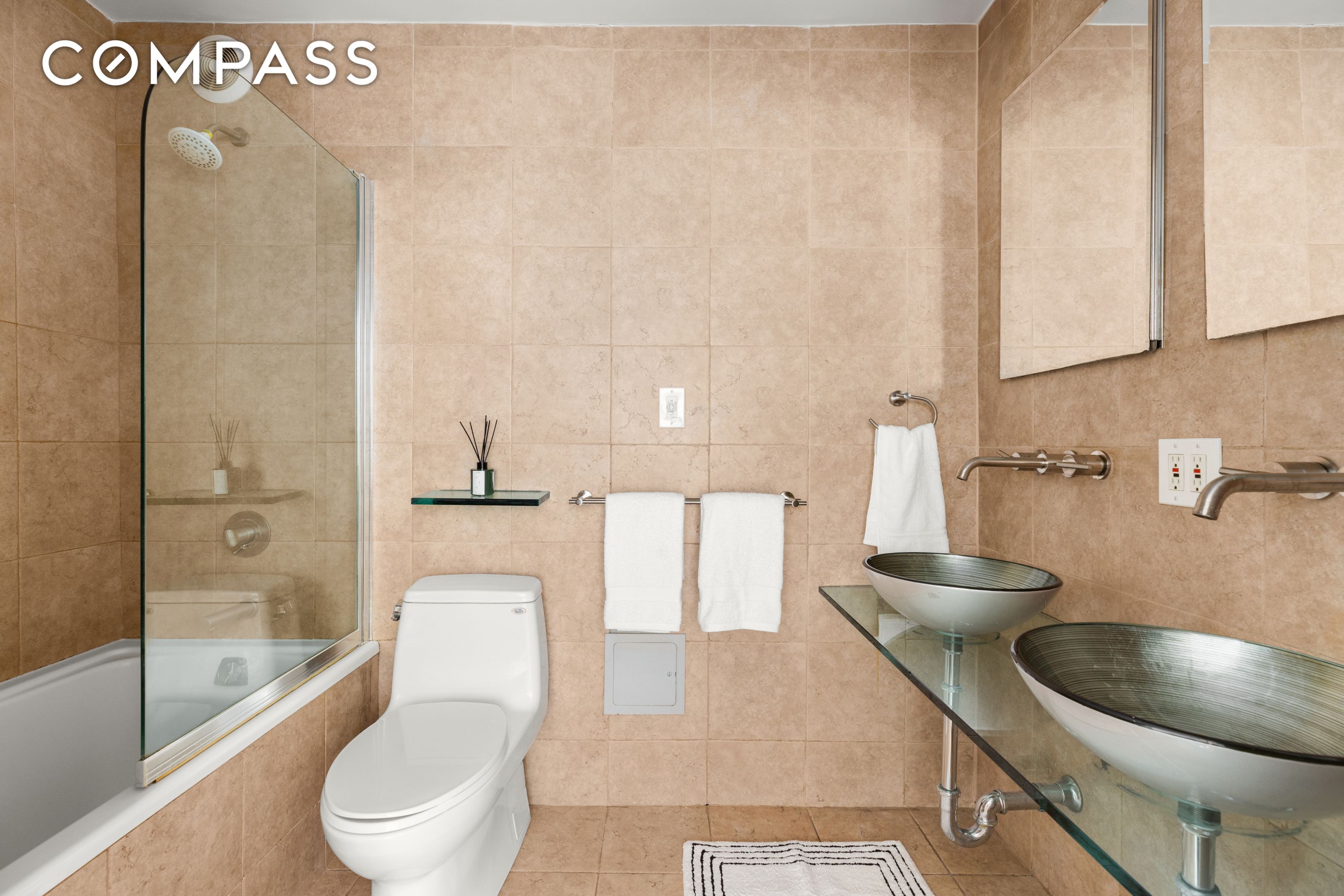 #11 photo, 372 5th Avenue, マンハッタン Midtown South , NY 10018