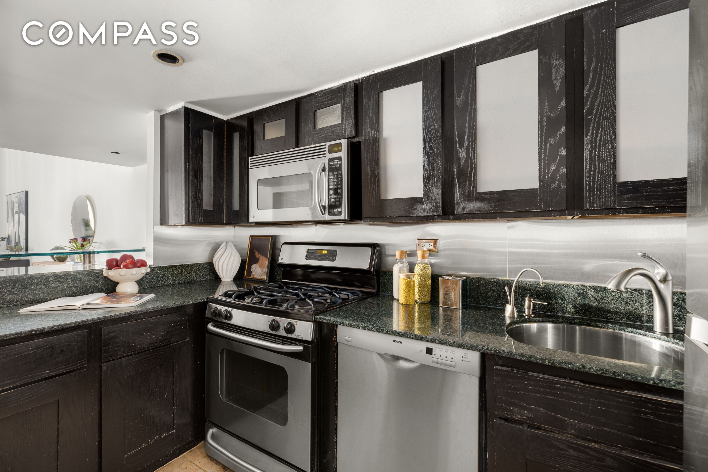 #8 photo, 372 5th Avenue, マンハッタン Midtown South , NY 10018