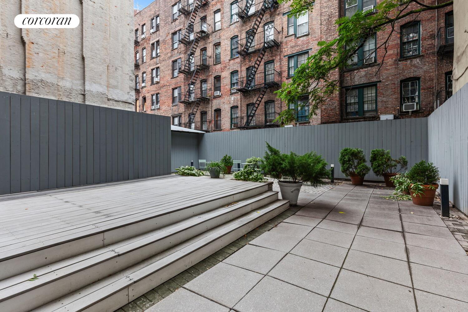 #11 photo, 330 E 109TH Street, マンハッタン East Harlem , NY 10029