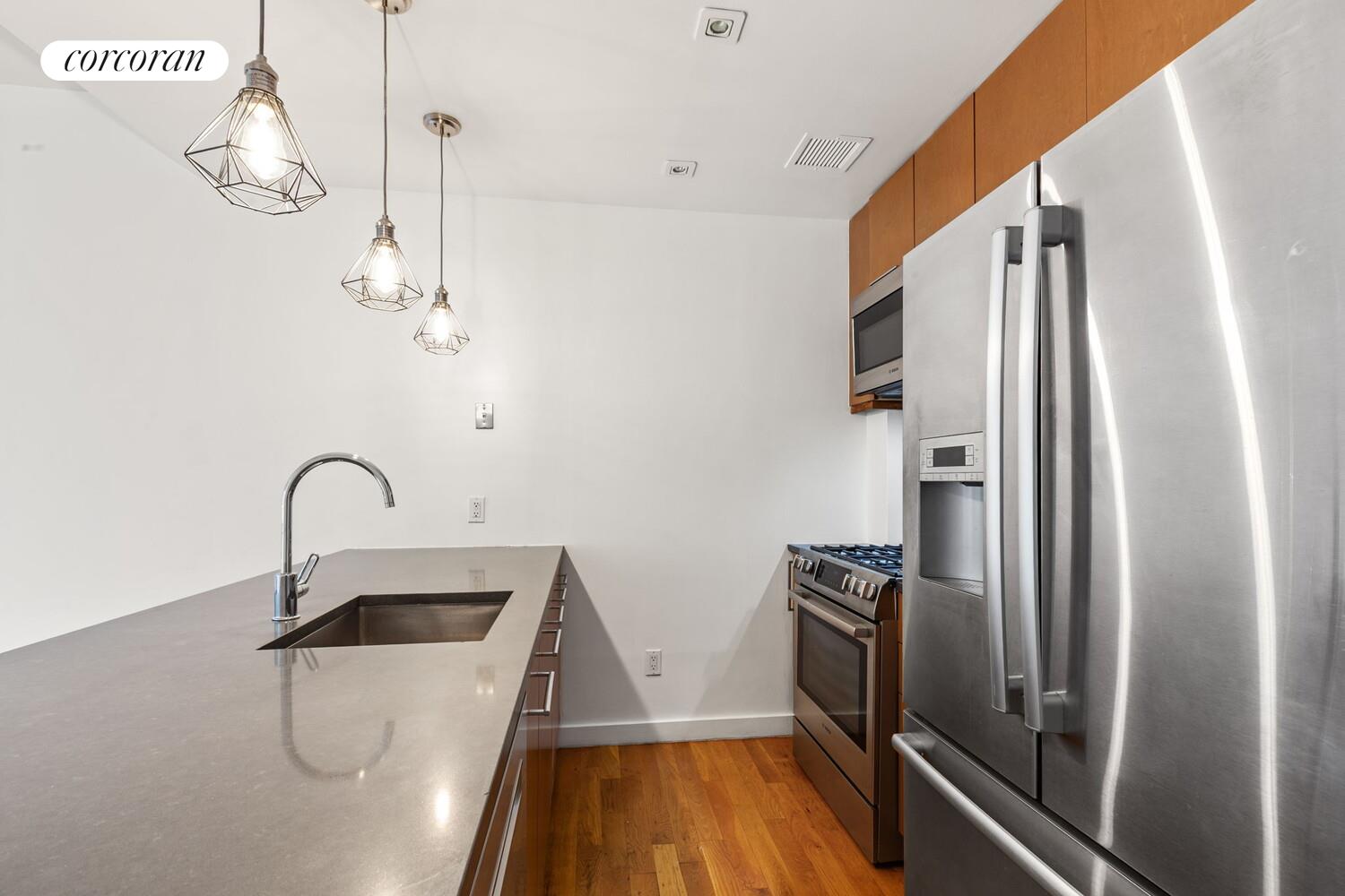 #3 photo, 330 E 109TH Street, マンハッタン East Harlem , NY 10029