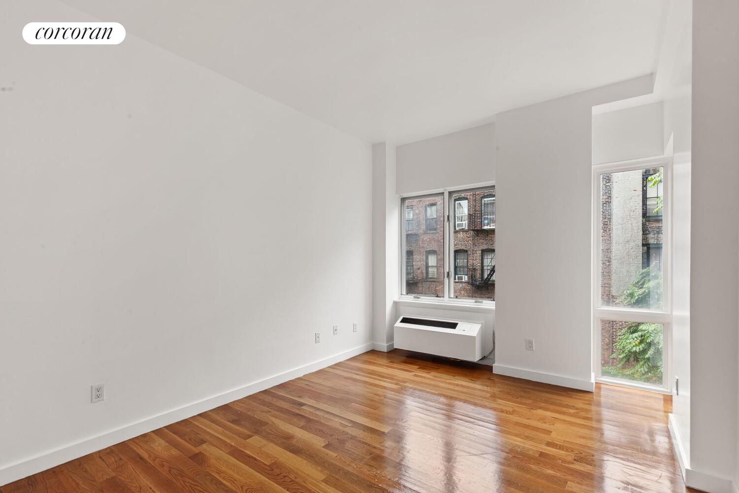 #8 photo, 330 E 109TH Street, マンハッタン East Harlem , NY 10029