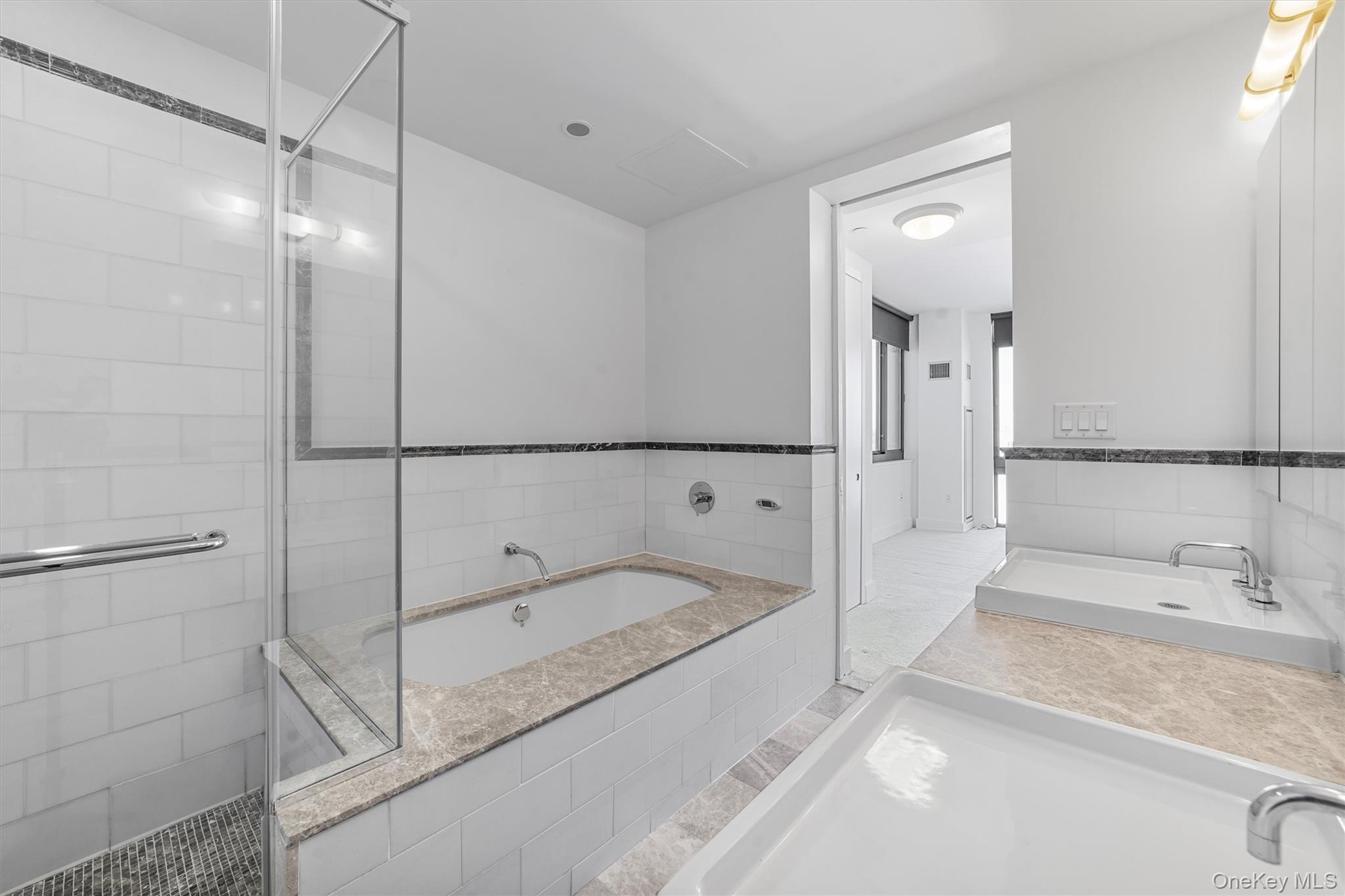 #14 photo, 175 Huguenot Street, New Rochelle , NY 10801