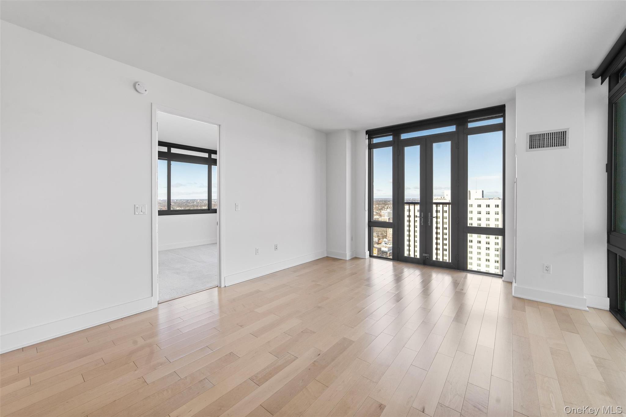 #7 photo, 175 Huguenot Street, New Rochelle , NY 10801