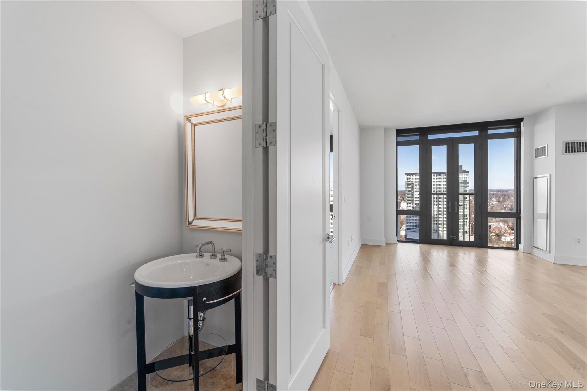 #9 photo, 175 Huguenot Street, New Rochelle , NY 10801