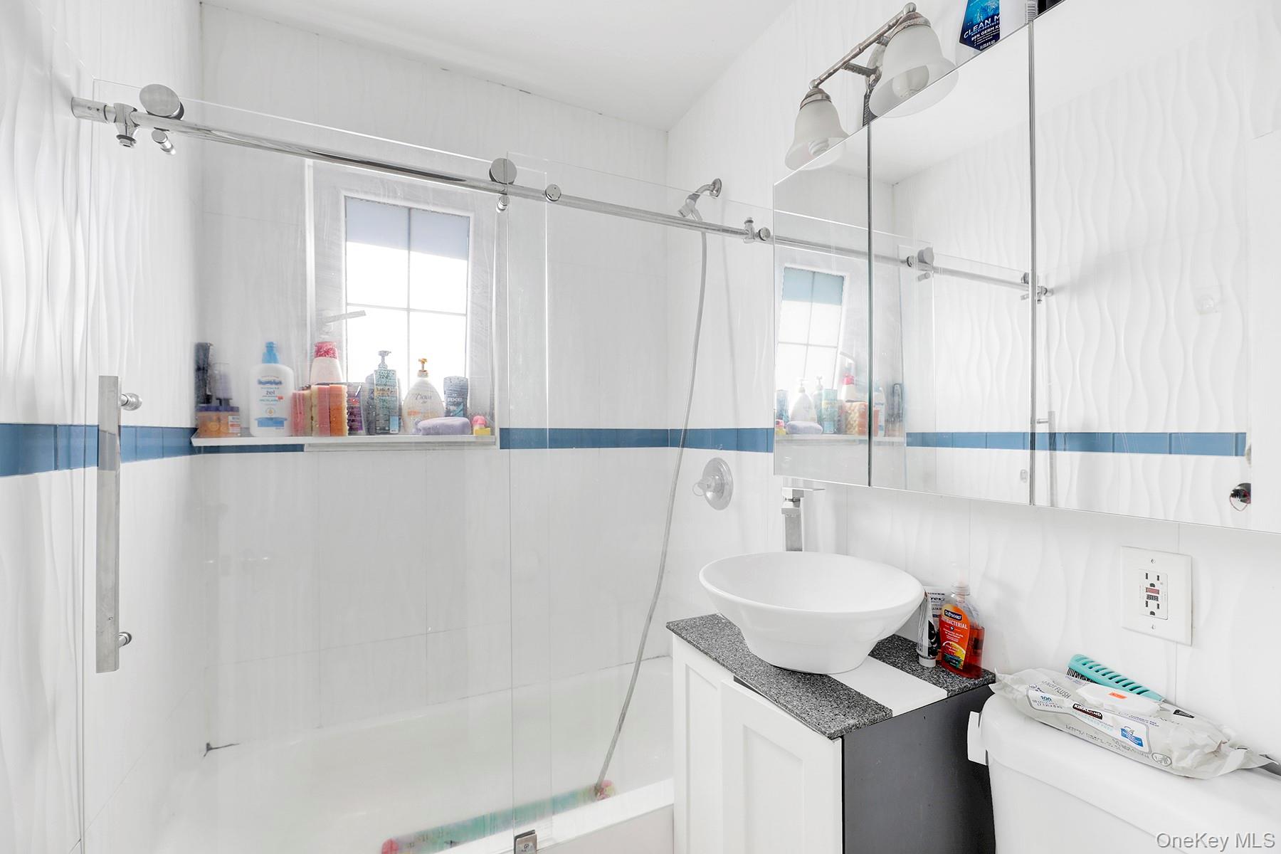 #18 photo, 5728 57th Drive, クイーンズ区 Maspeth , NY 11378