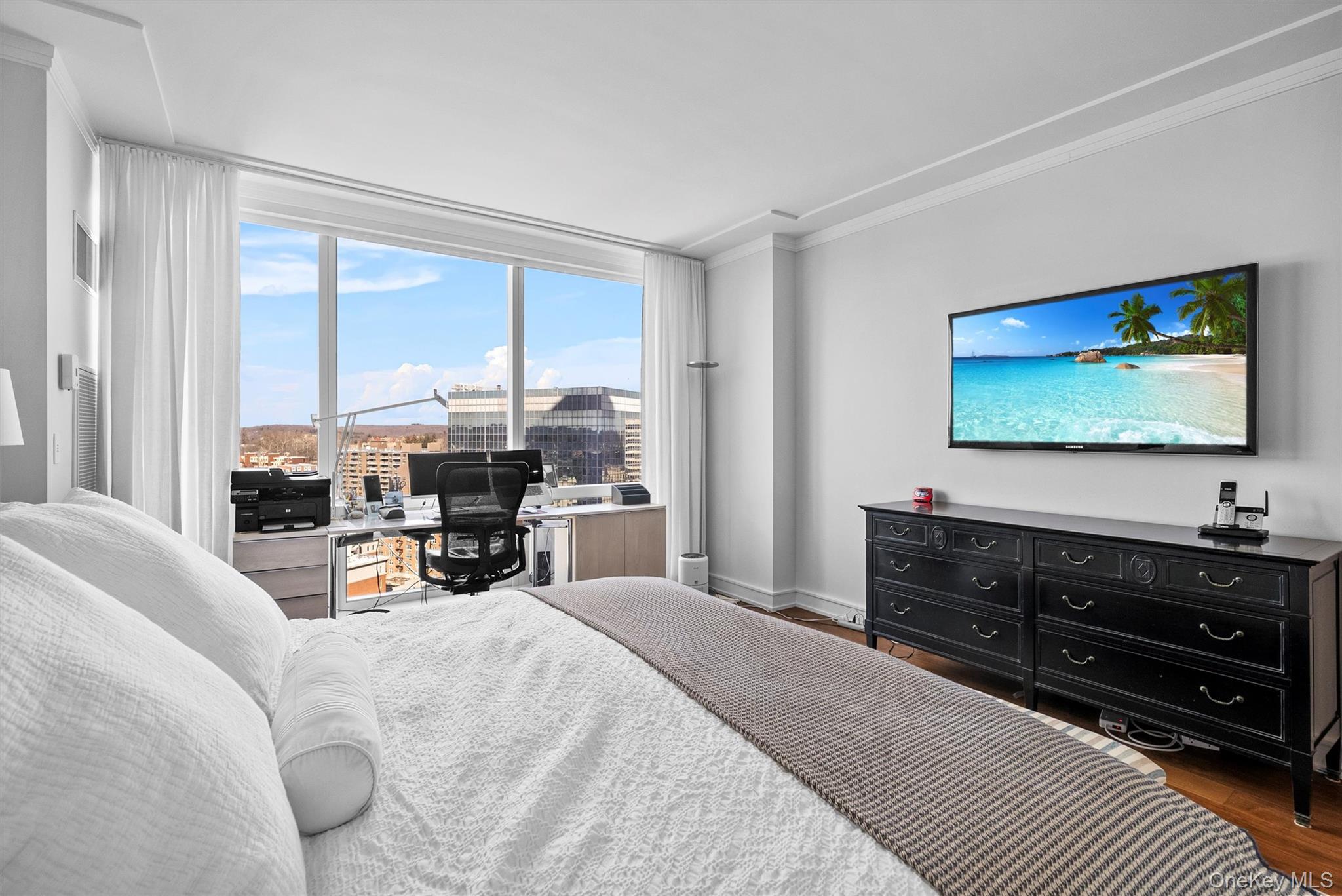 #19 photo, 5 Renaissance Square, White Plains , NY 10601