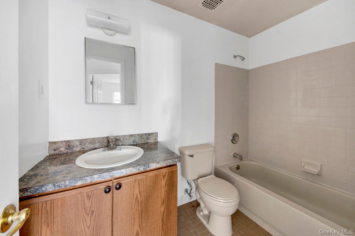 #20 photo, 203 White Plains Road, Bronx , NY 10473