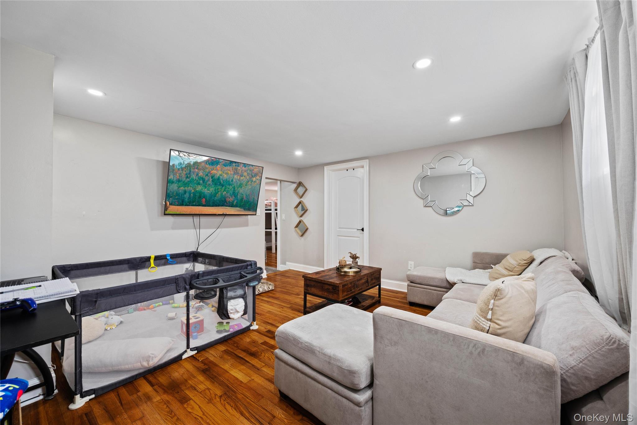 #6 photo, 26 Portland Place, Yonkers , NY 10703