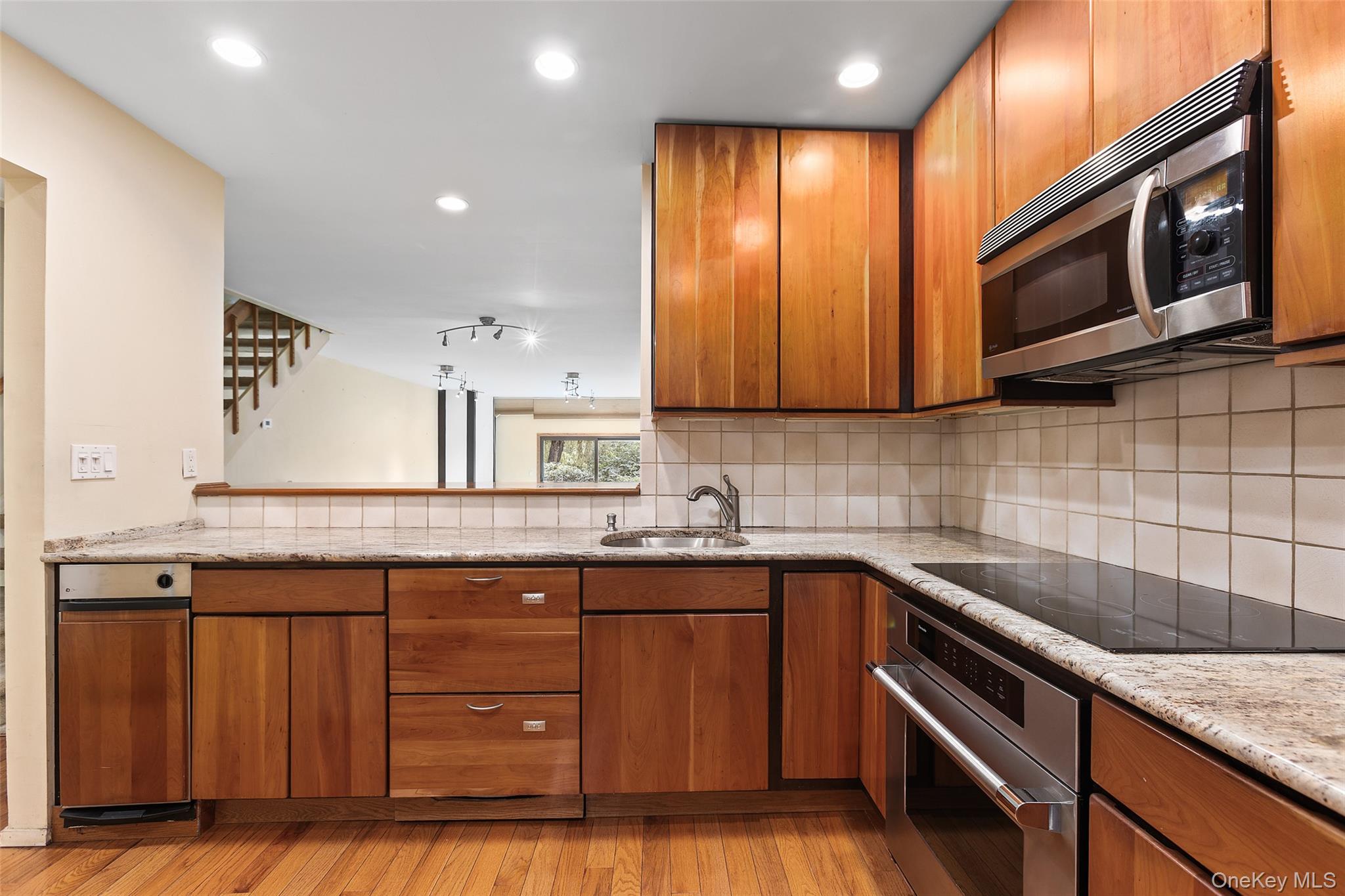 #13 photo, 9 Round Hill Road, Dobbs Ferry , NY 10522