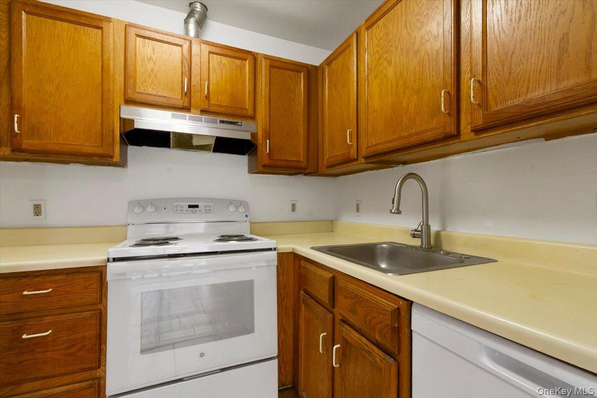 #13 photo, 37 Scarborough Lane, Wappingers Falls , NY 12590