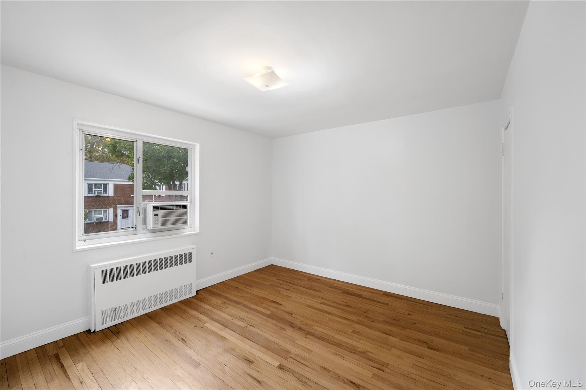 #12 photo, 221-26 Manor Road, クイーンズ区 Queens Village , NY 11427