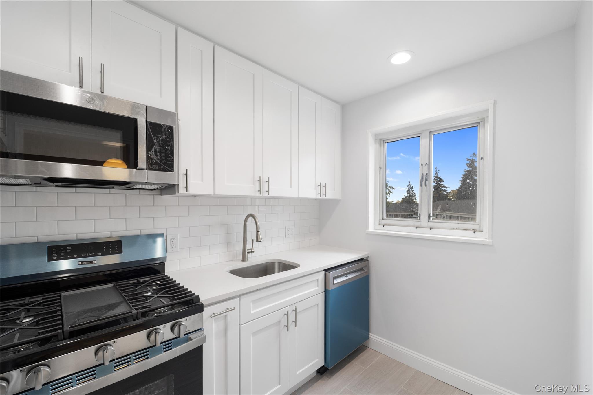 #7 photo, 221-26 Manor Road, クイーンズ区 Queens Village , NY 11427