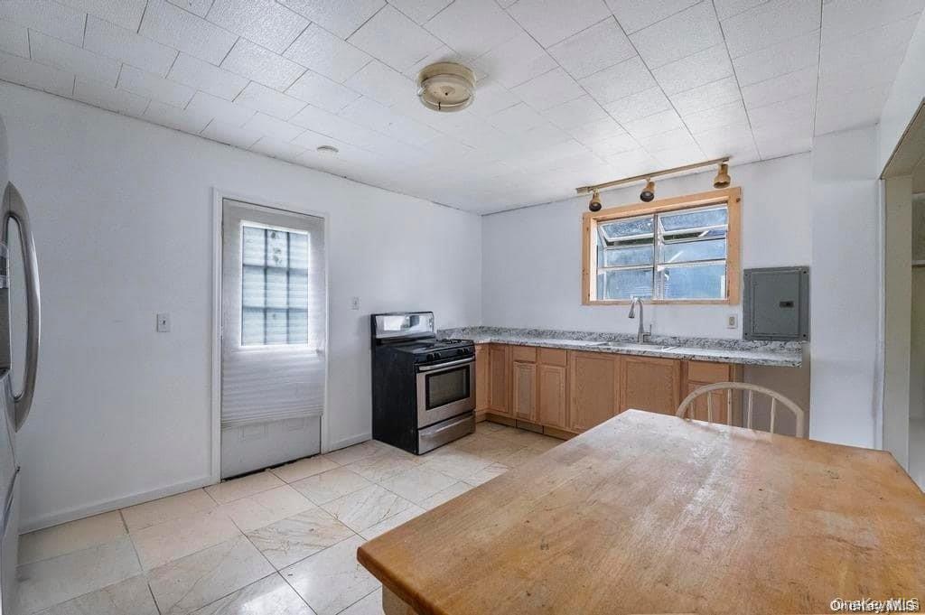 #7 photo, 84 State Avenue, Wyandanch , NY 11798