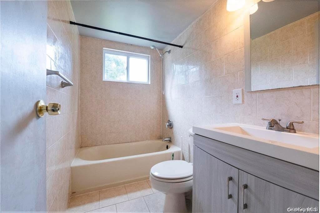 #9 photo, 84 State Avenue, Wyandanch , NY 11798