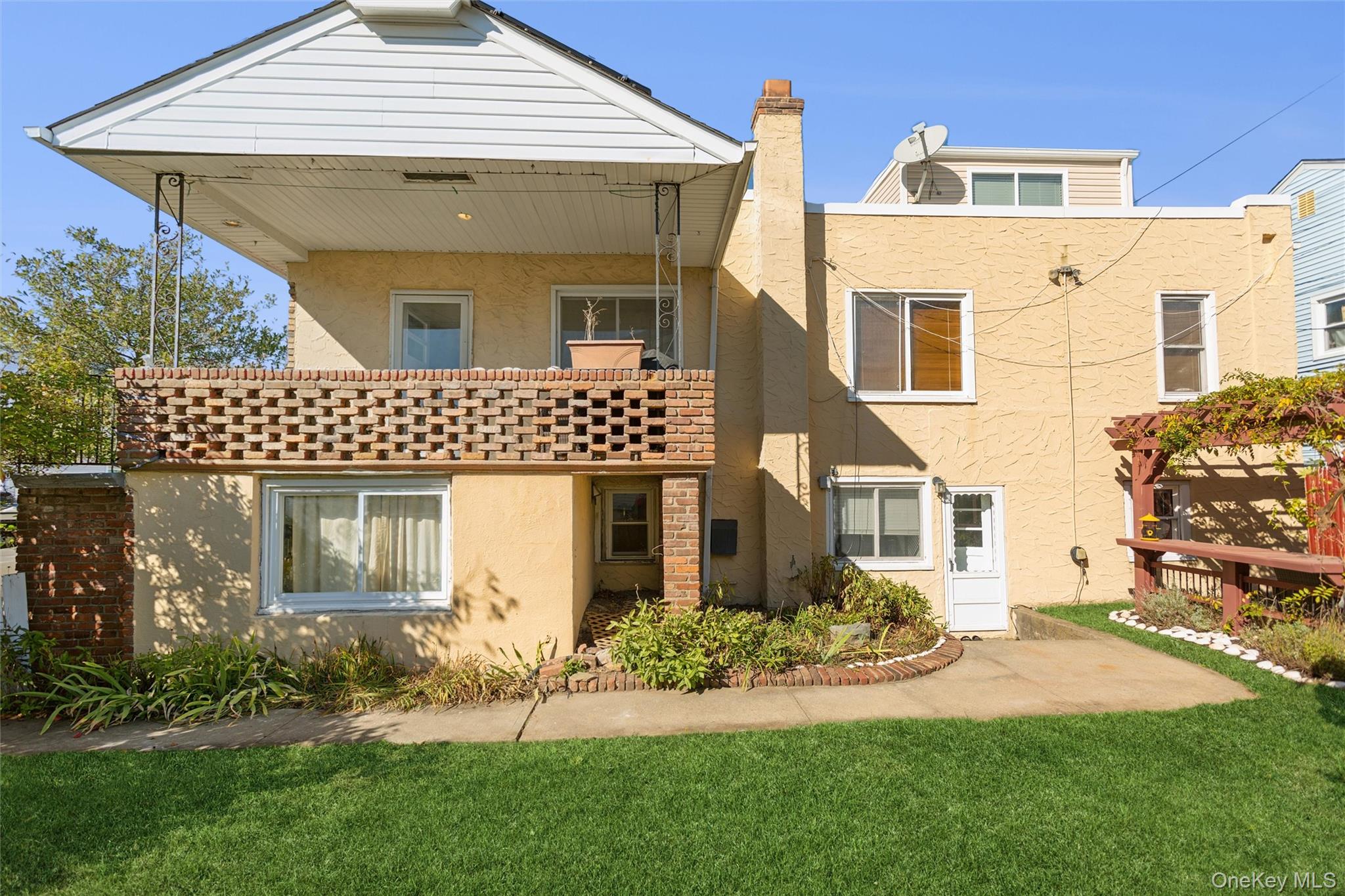 #3 photo, 124 Coolidge Avenue, Long Beach , NY 11561