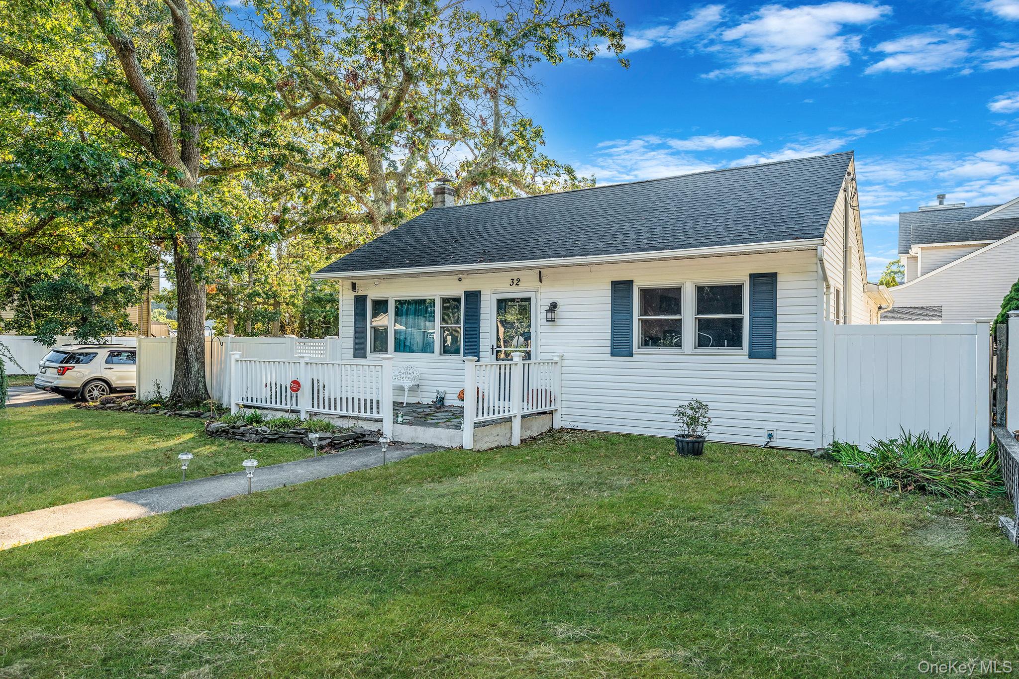 #2 photo, 32 Pine Tree Drive, Shirley , NY 11967