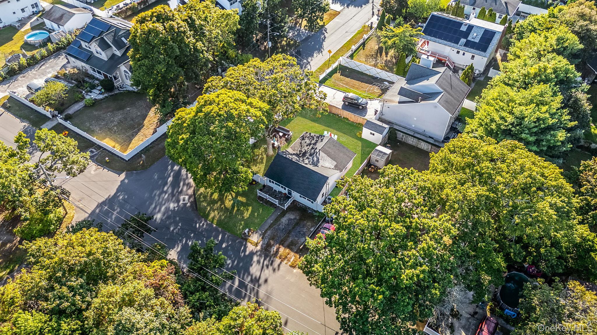 #7 photo, 32 Pine Tree Drive, Shirley , NY 11967