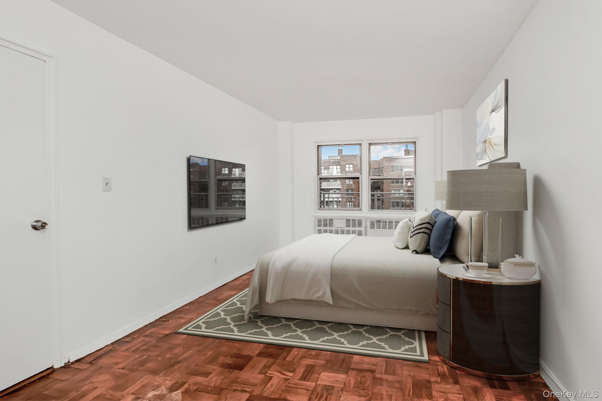 #12 photo, 3131 Grand Concourse, ブロンクス区 Bronx , NY 10468