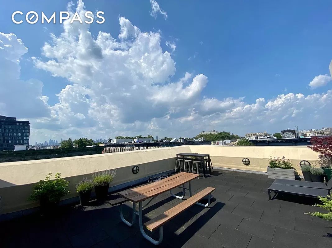 #8 photo, 318 Knickerbocker Avenue, ブルックリン区 Bushwick , NY 11237