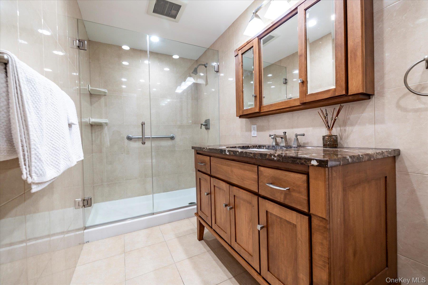 #13 photo, 450 W Broadway, ナッソー郡 Long Beach , NY 11561