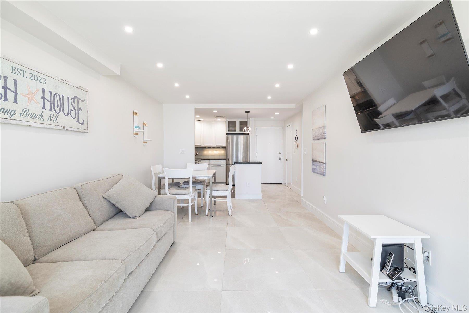 #5 photo, 450 W Broadway, ナッソー郡 Long Beach , NY 11561