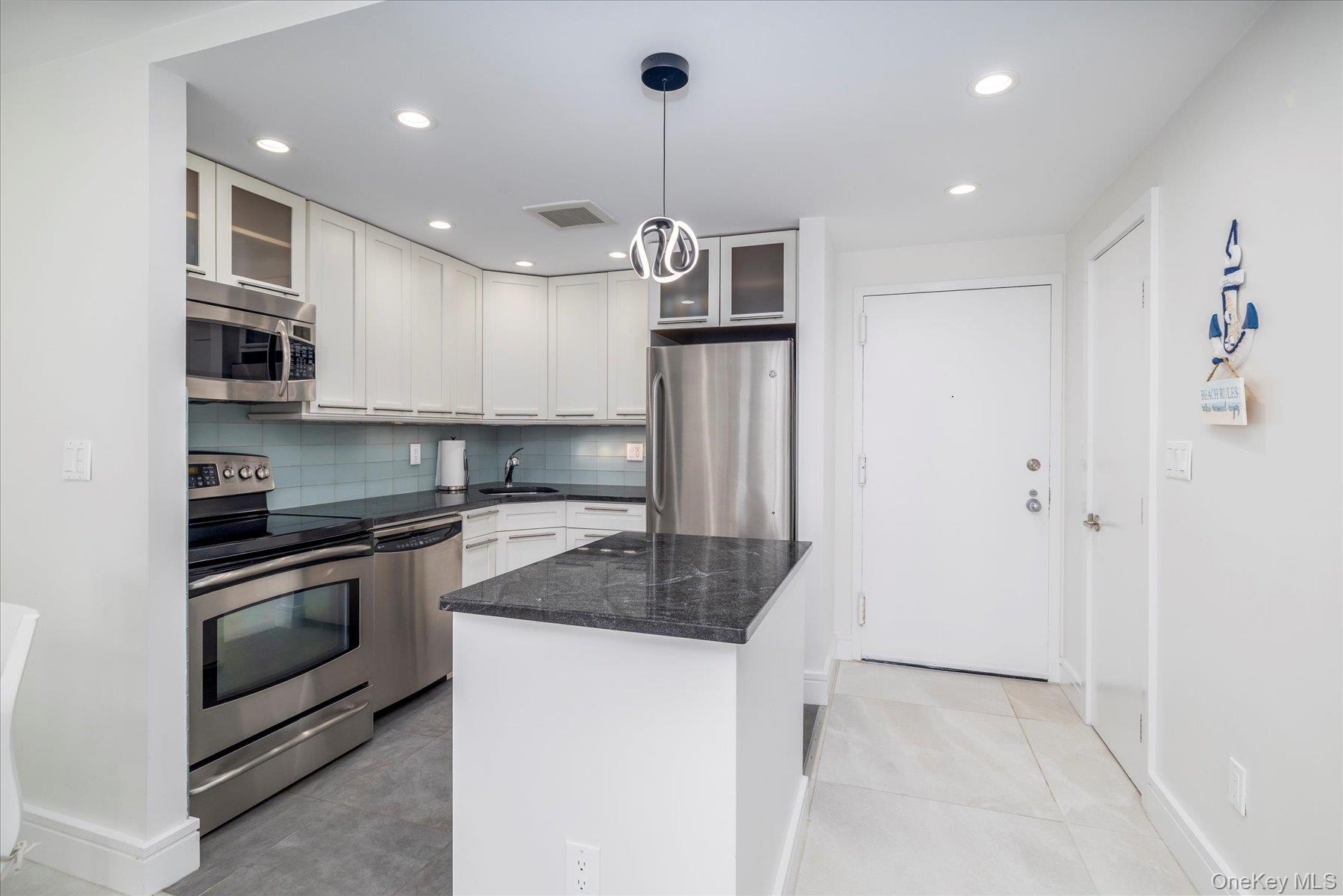 #7 photo, 450 W Broadway, ナッソー郡 Long Beach , NY 11561