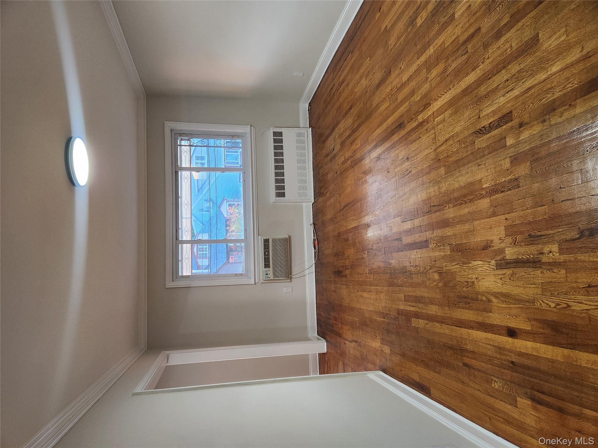 #1 photo, 7133 Caldwell Avenue, クイーンズ区 Maspeth , NY 11378