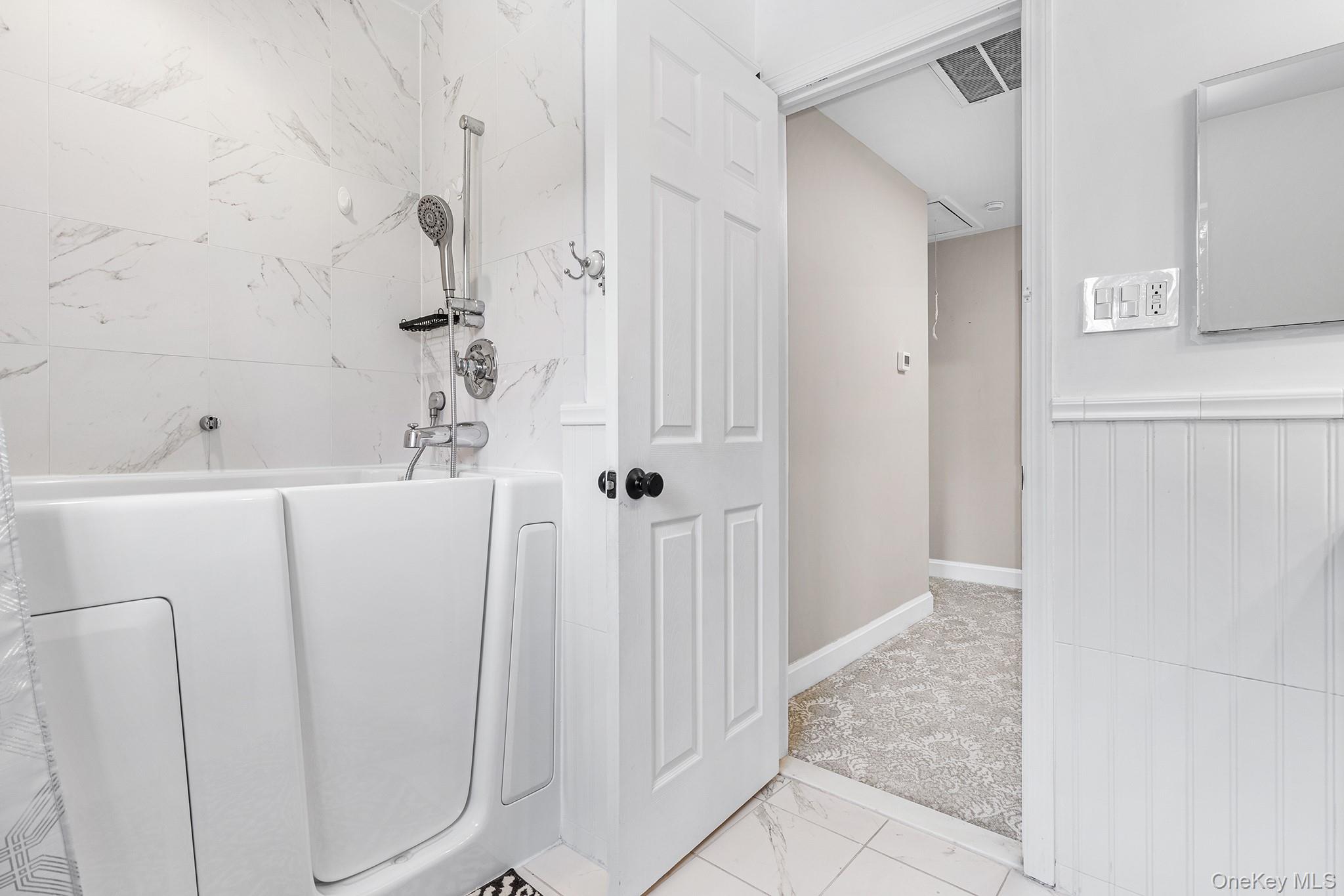 #19 photo, 61 Old Indian Head Road, Commack , NY 11725