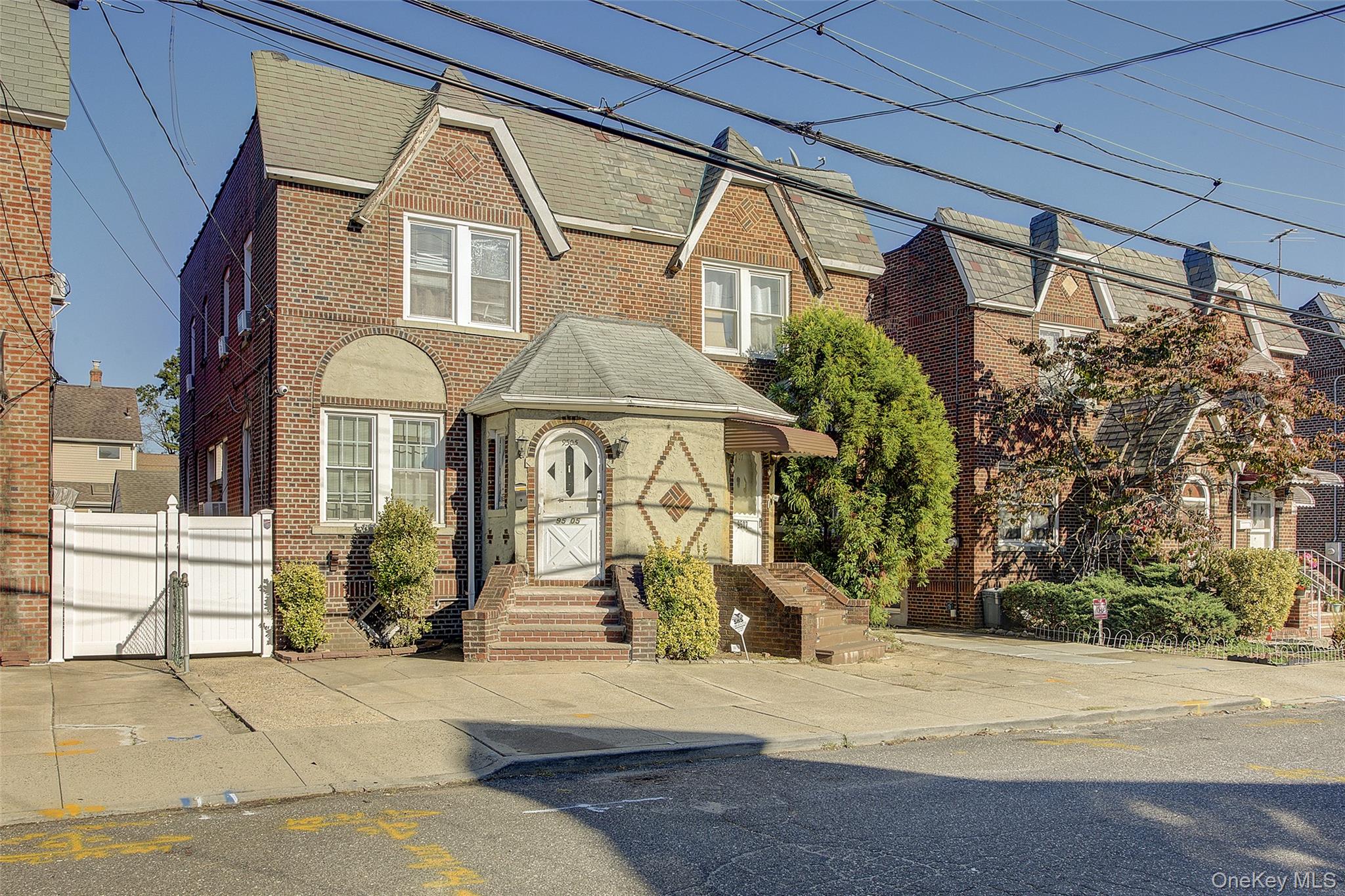 #2 photo, 9507 239 Street, Floral Park , NY 11001