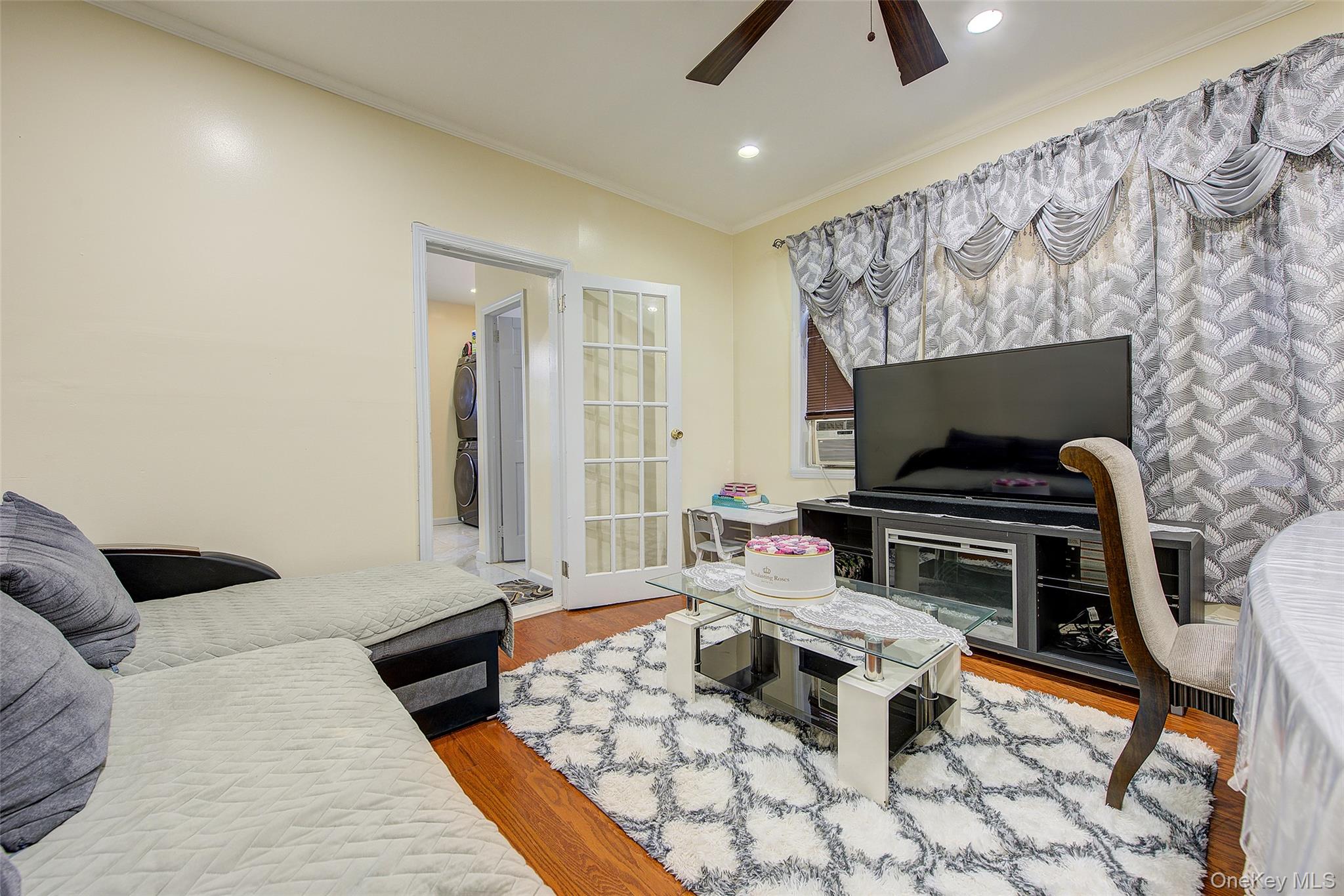 #6 photo, 9507 239 Street, Floral Park , NY 11001