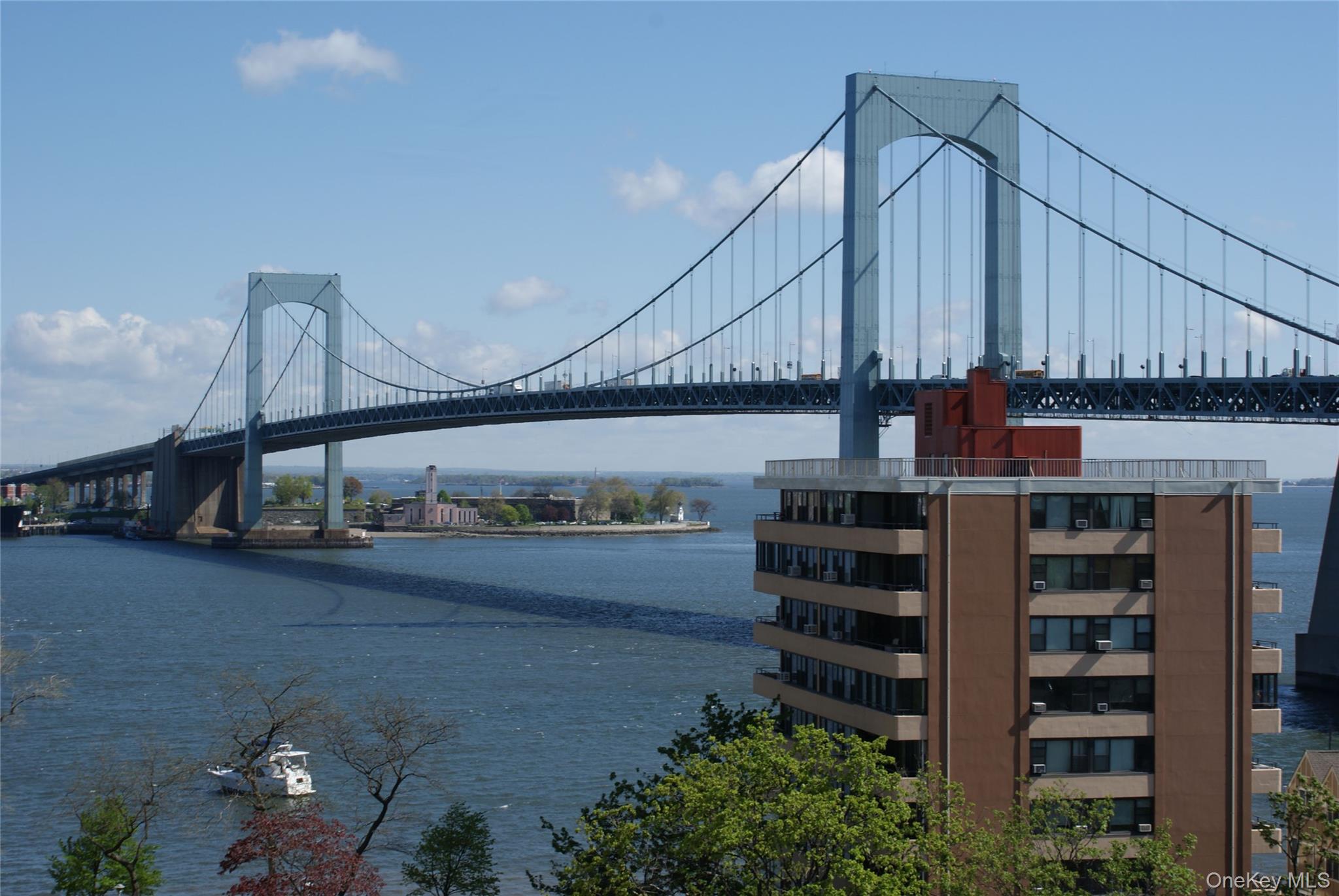 #1 photo, 166-41 Powells Cove Boulevard, Beechhurst , NY 11357