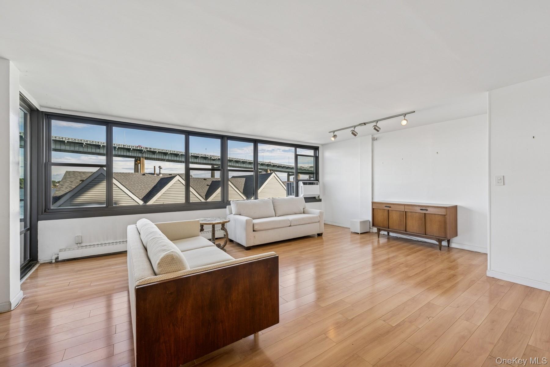 #16 photo, 166-41 Powells Cove Boulevard, Beechhurst , NY 11357