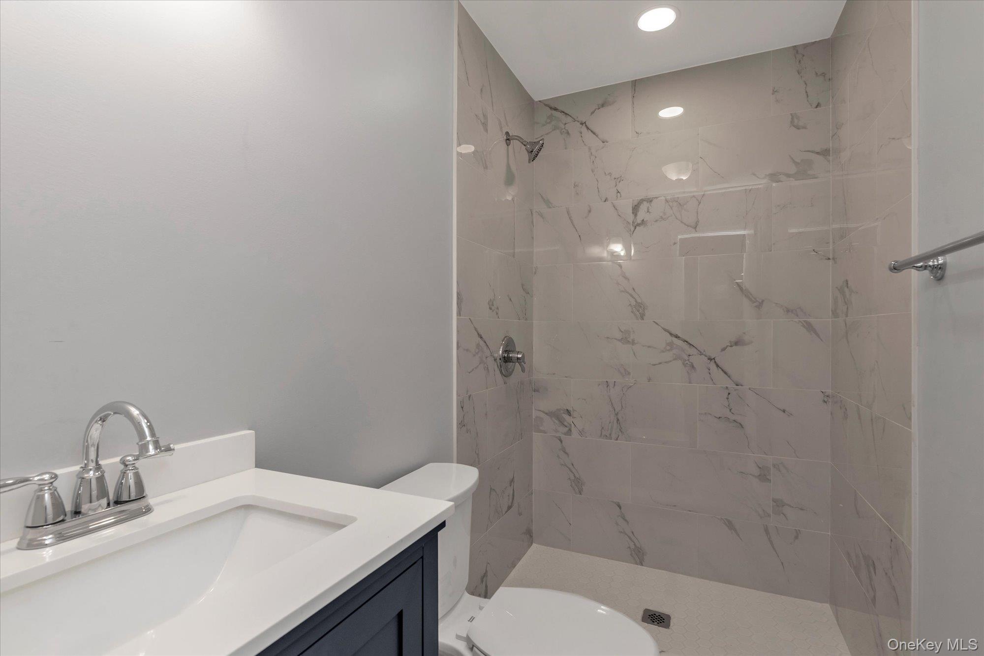 #17 photo, 12 Wren Court, Northport , NY 11768