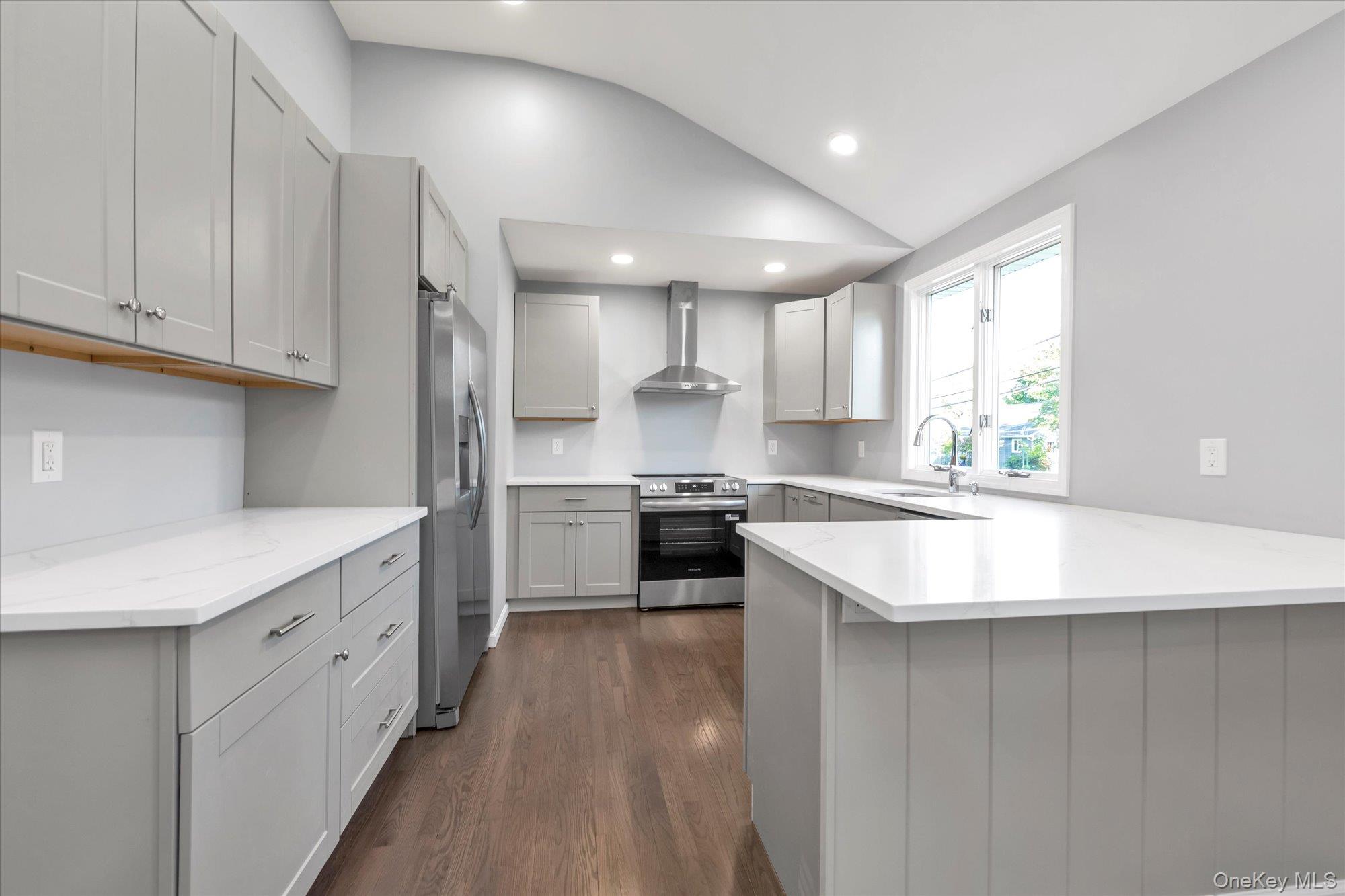 #4 photo, 12 Wren Court, Northport , NY 11768