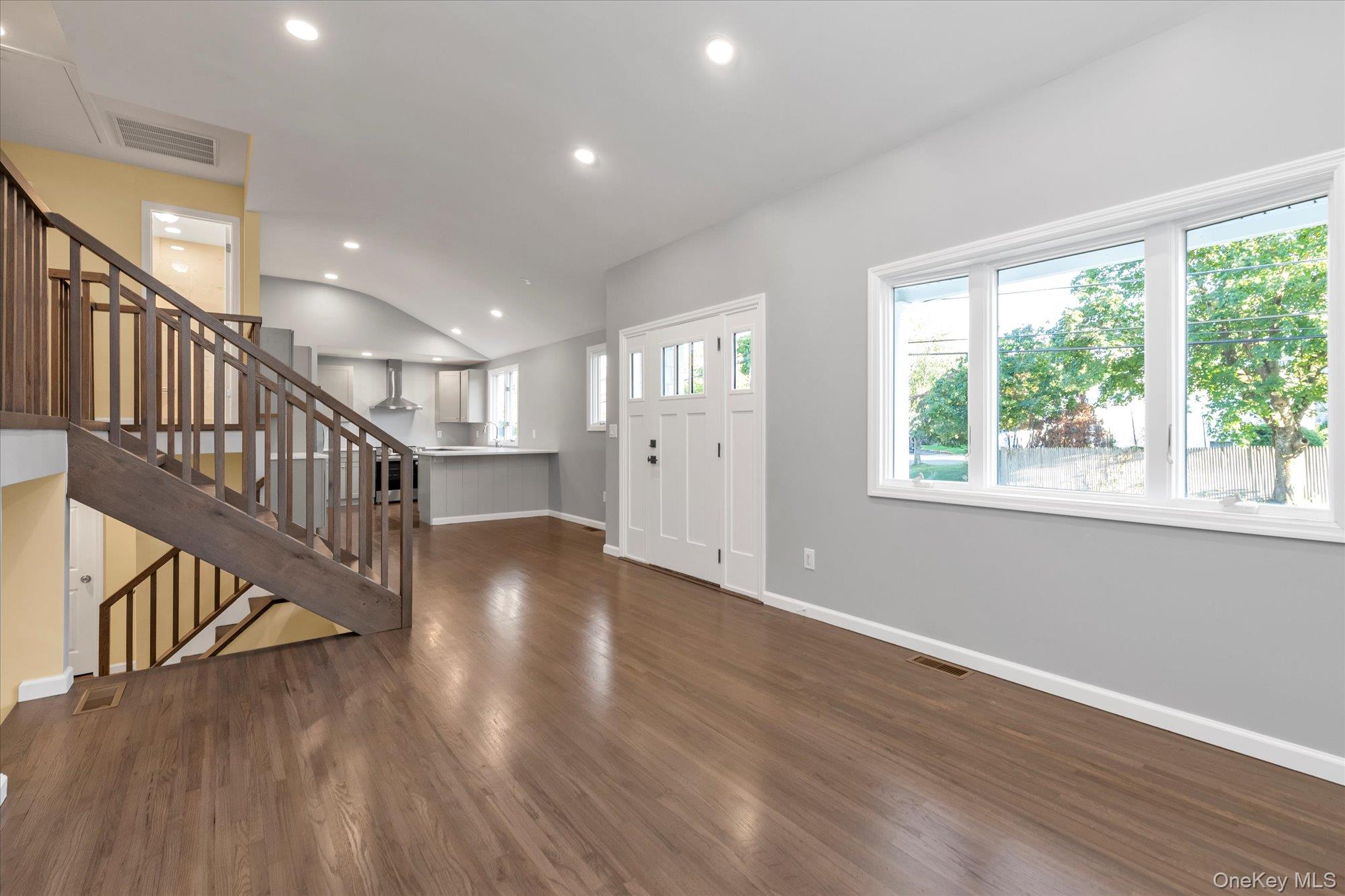 #7 photo, 12 Wren Court, Northport , NY 11768