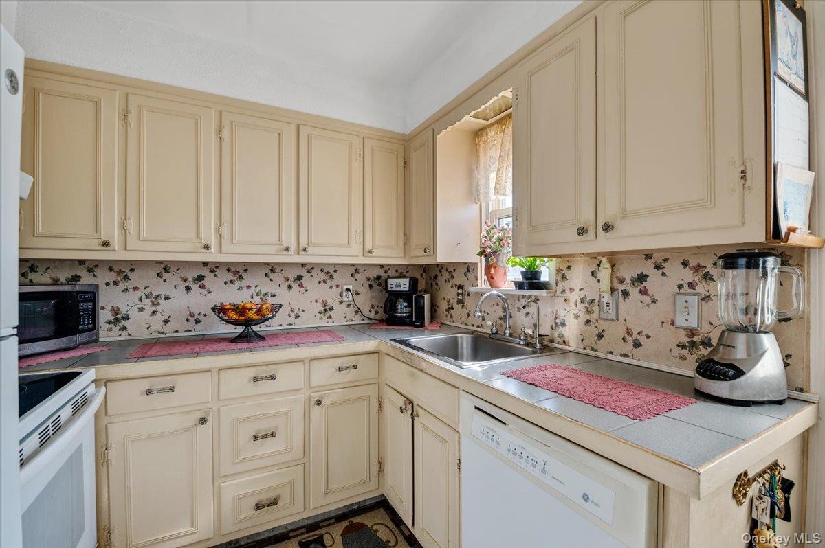 #12 photo, 3520 Mallard Road, Levittown , NY 11756