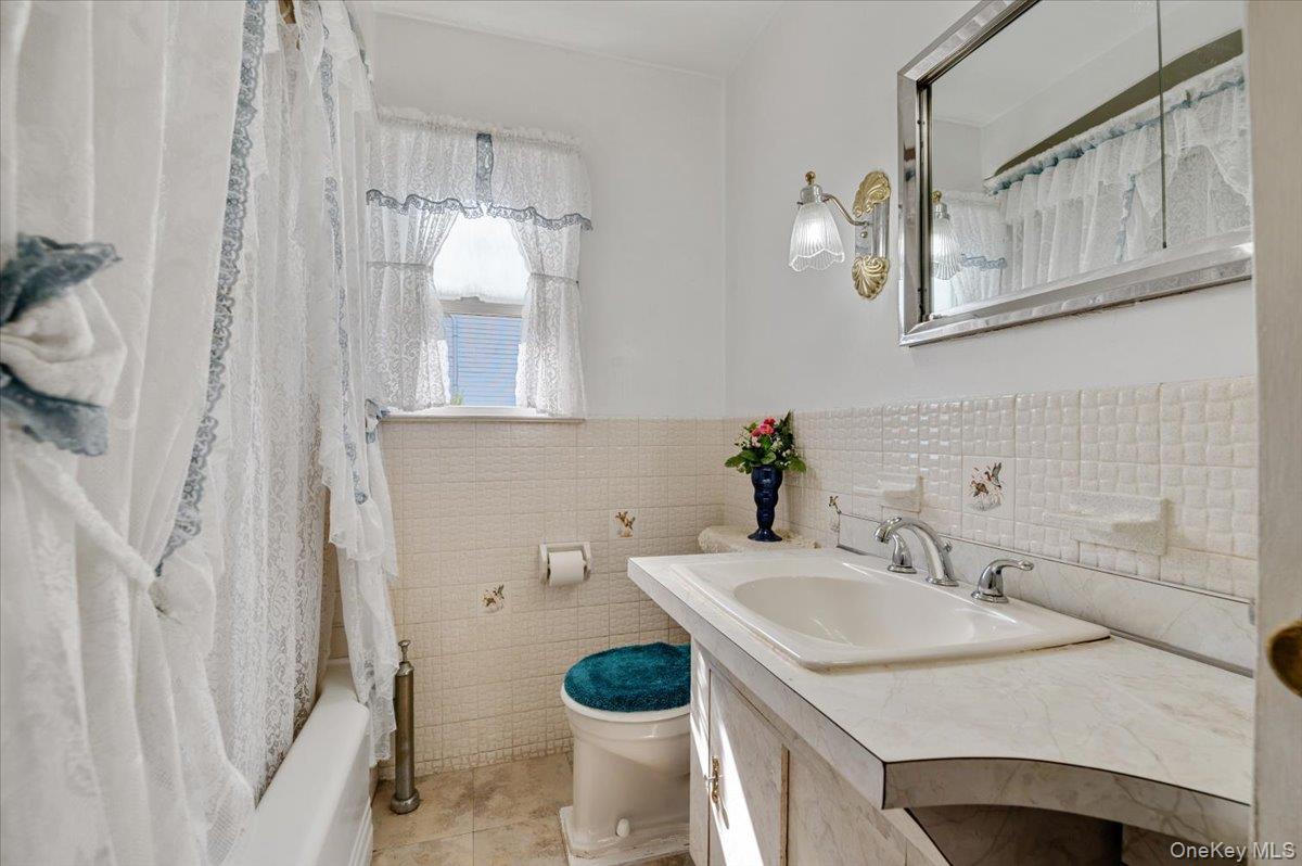 #16 photo, 3520 Mallard Road, Levittown , NY 11756