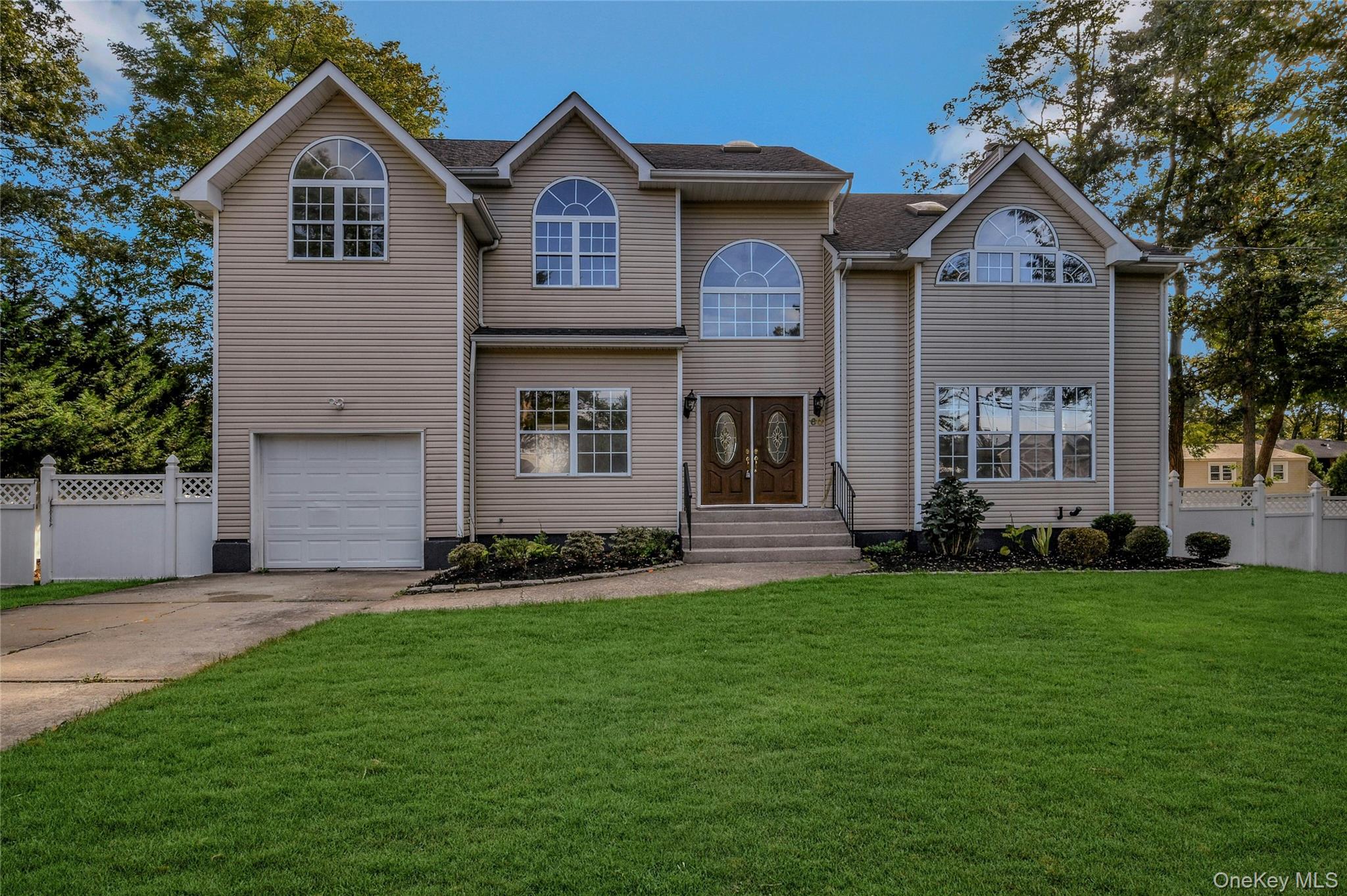 #1 photo, 60 Delamere Street, Huntington , NY 11743