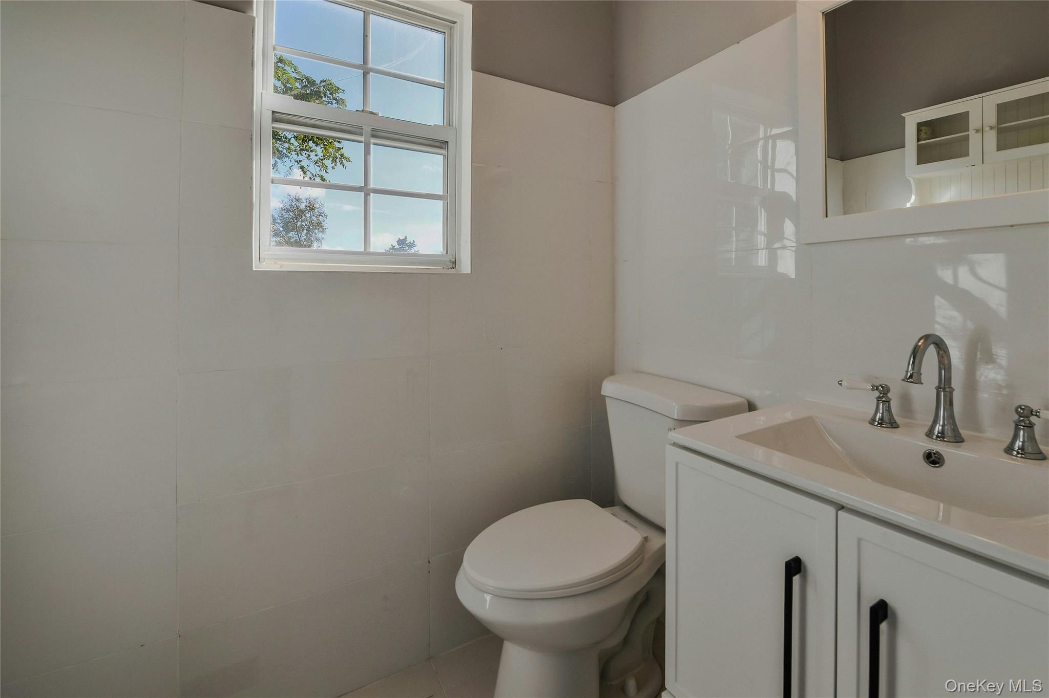 #10 photo, 60 Delamere Street, Huntington , NY 11743