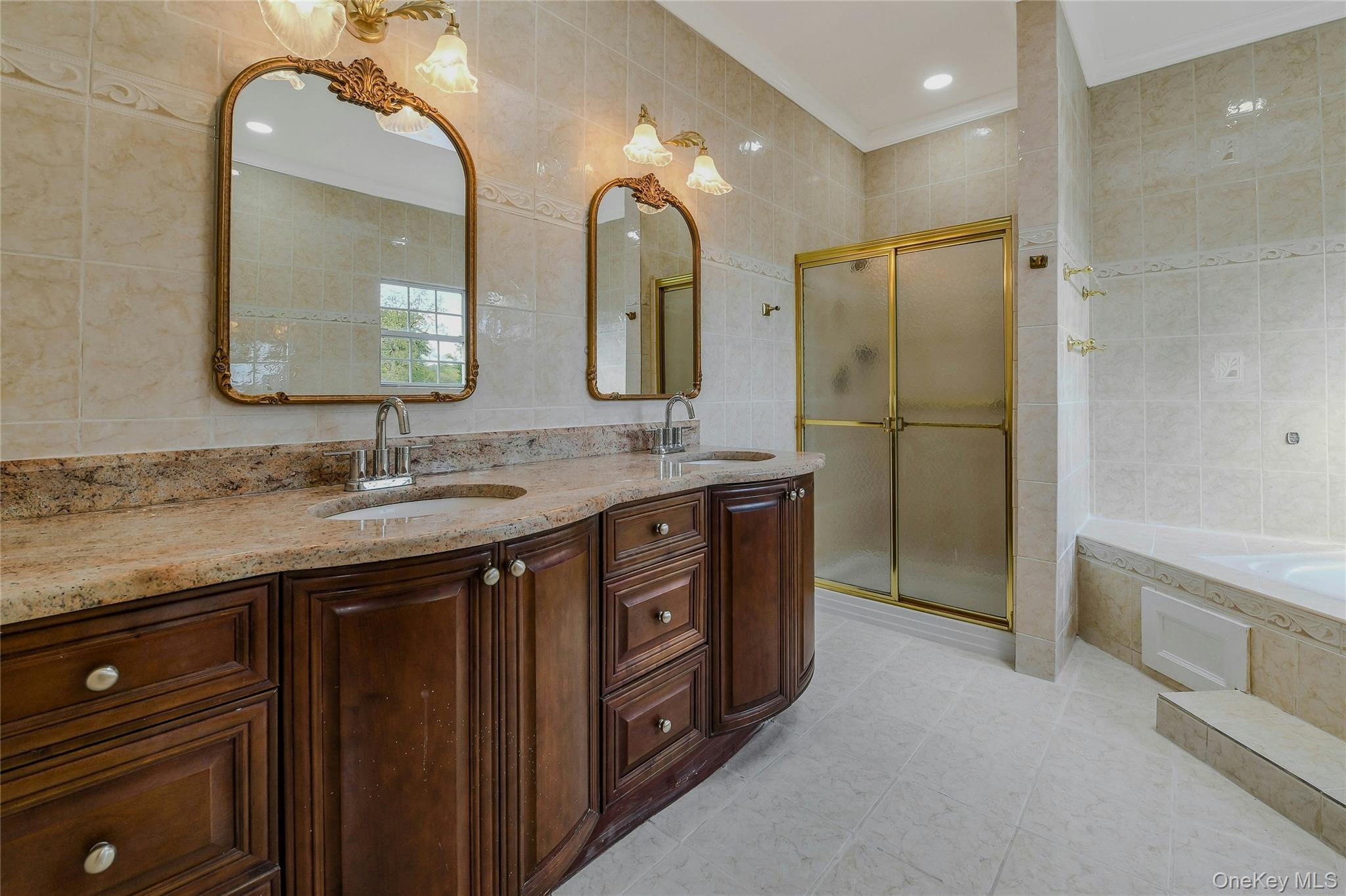 #15 photo, 60 Delamere Street, Huntington , NY 11743