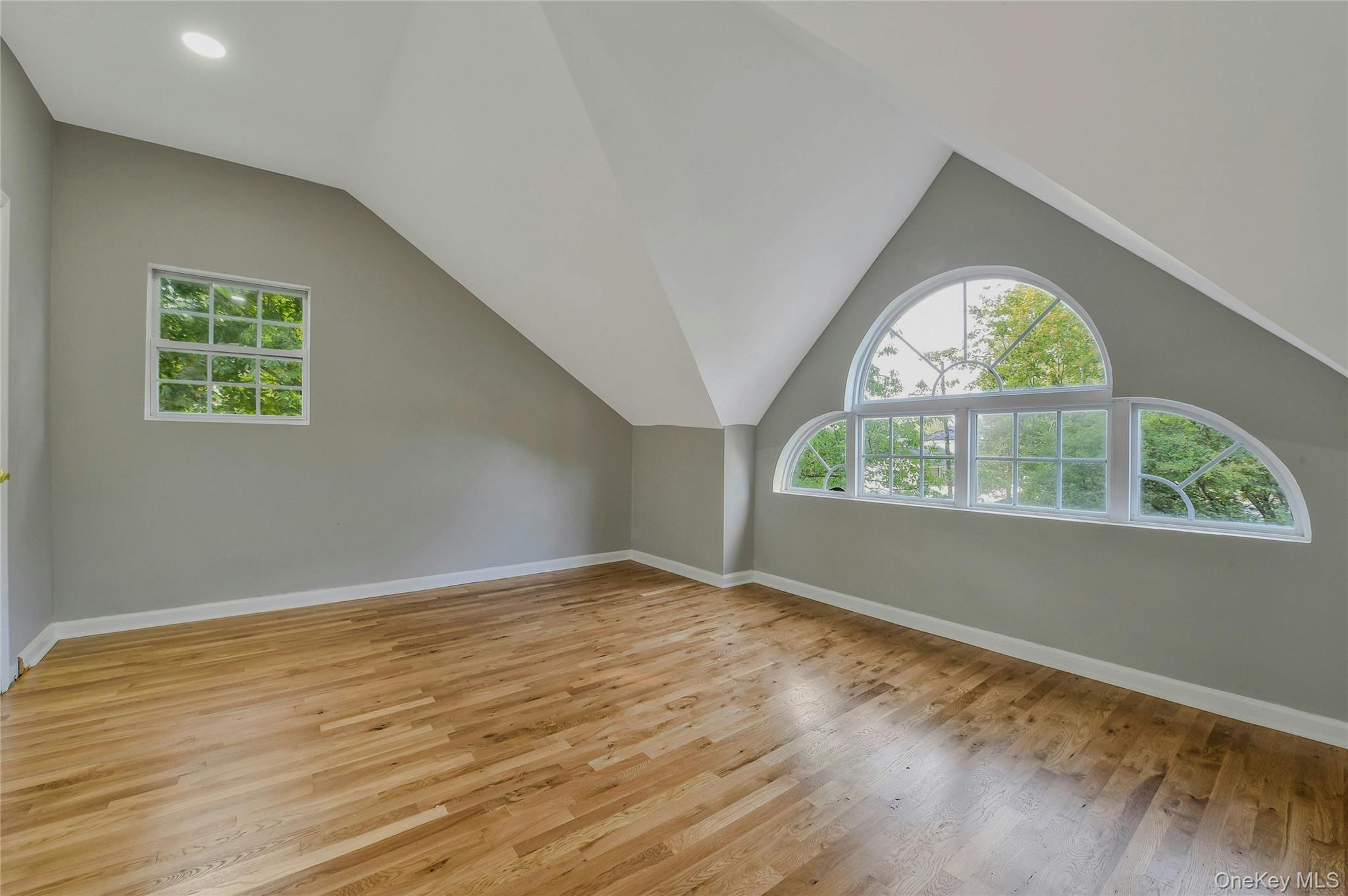 #17 photo, 60 Delamere Street, Huntington , NY 11743