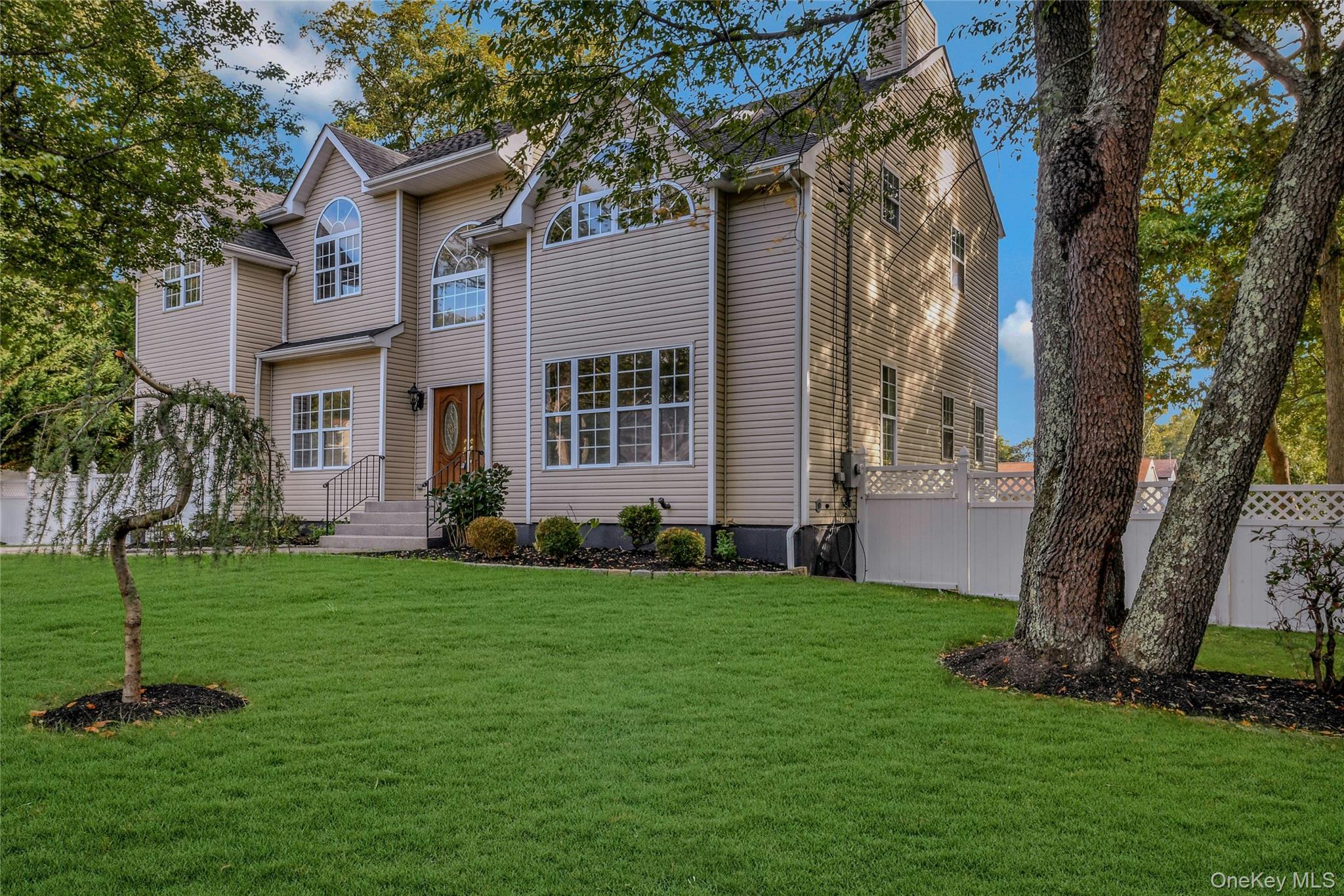 #2 photo, 60 Delamere Street, Huntington , NY 11743