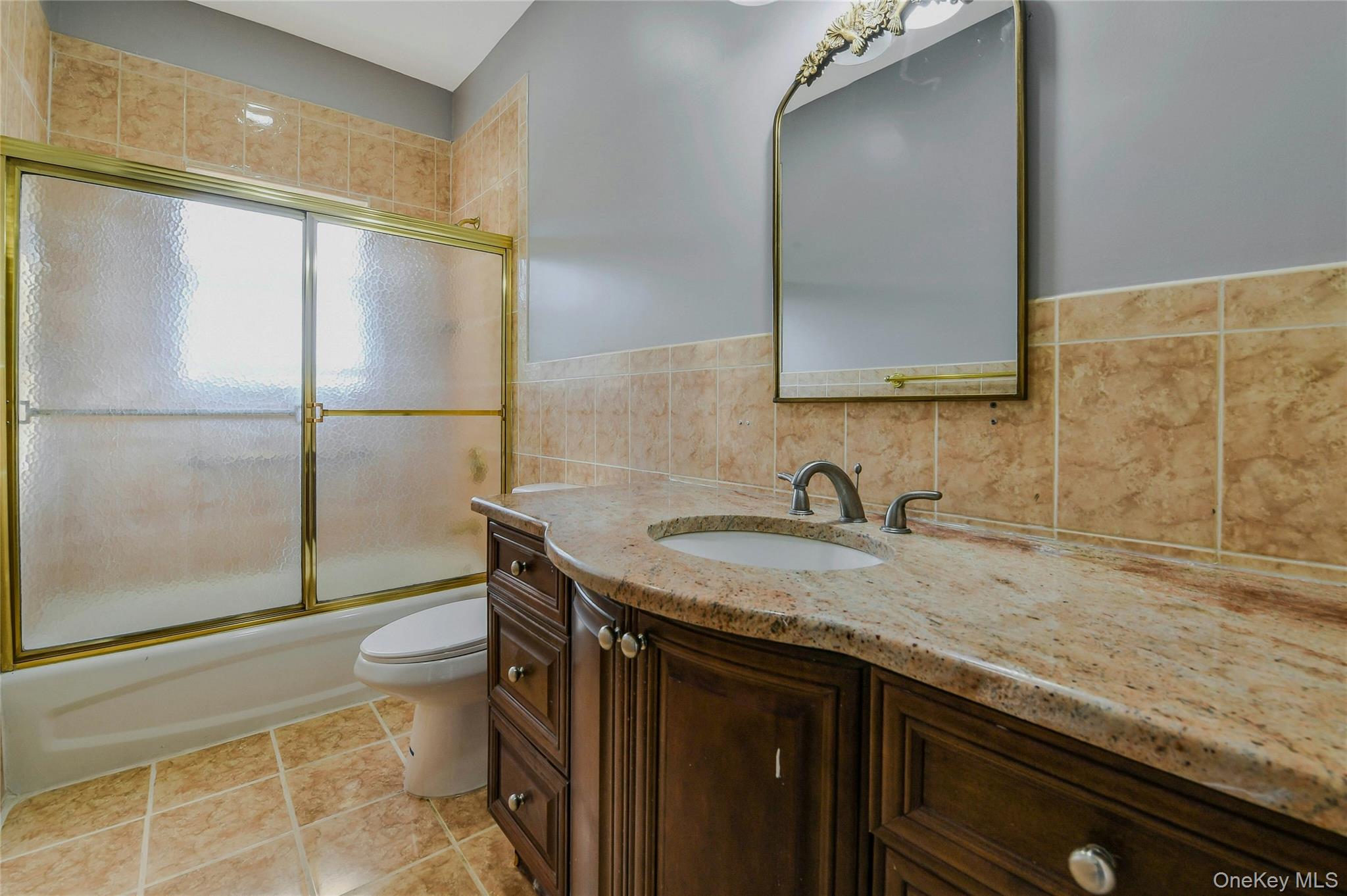 #20 photo, 60 Delamere Street, Huntington , NY 11743