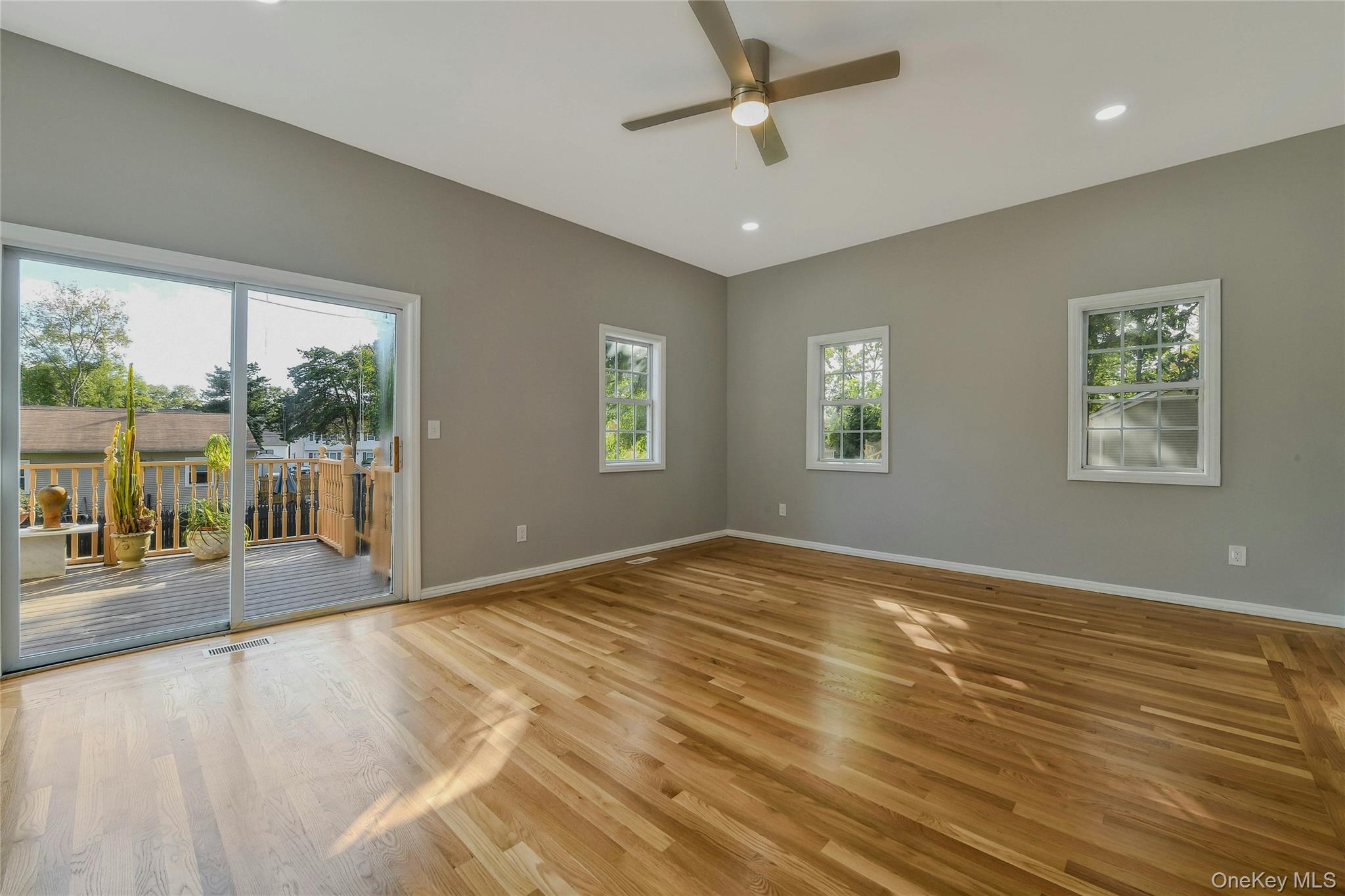 #4 photo, 60 Delamere Street, Huntington , NY 11743