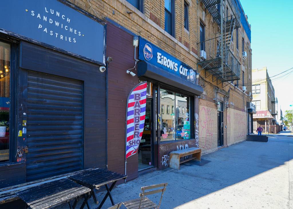 #8 photo, 880 Wyckoff Ave, ブルックリン区 Bushwick , NY 11237