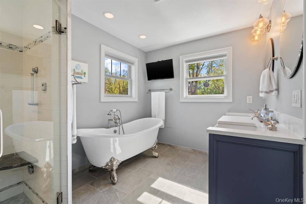 #29 photo, 42 Colonial Ave, Warwick , NY 10990