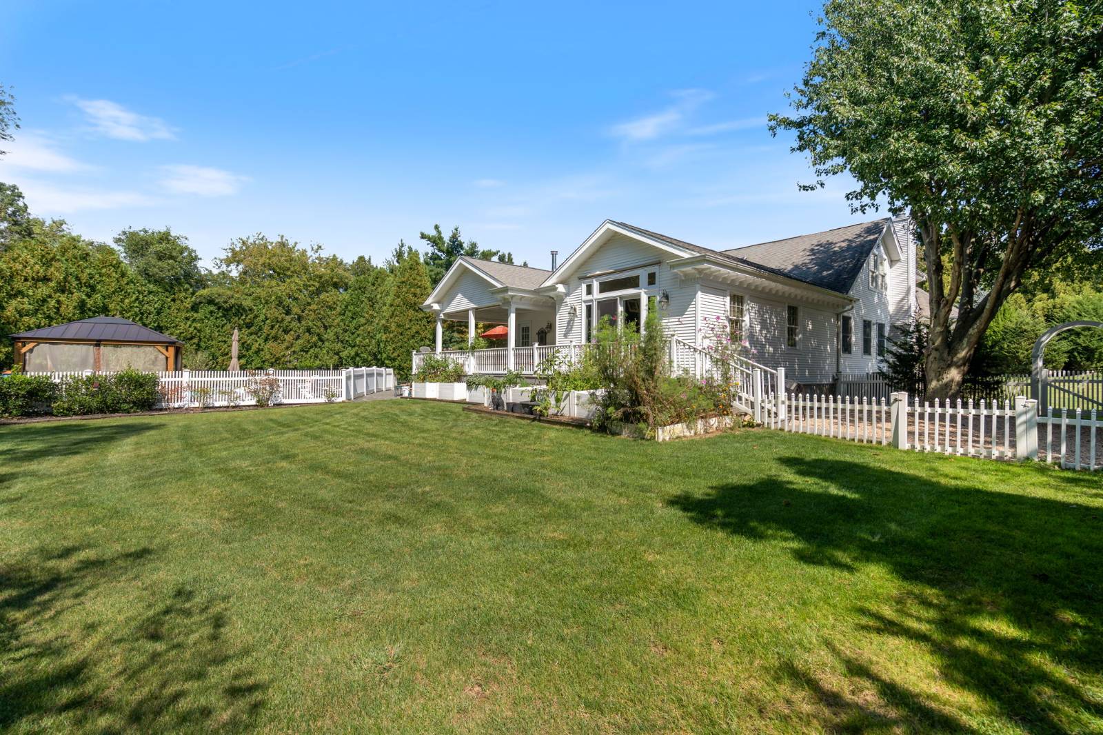 #42 photo, 6 Daniel Way, Setauket , NY 11733