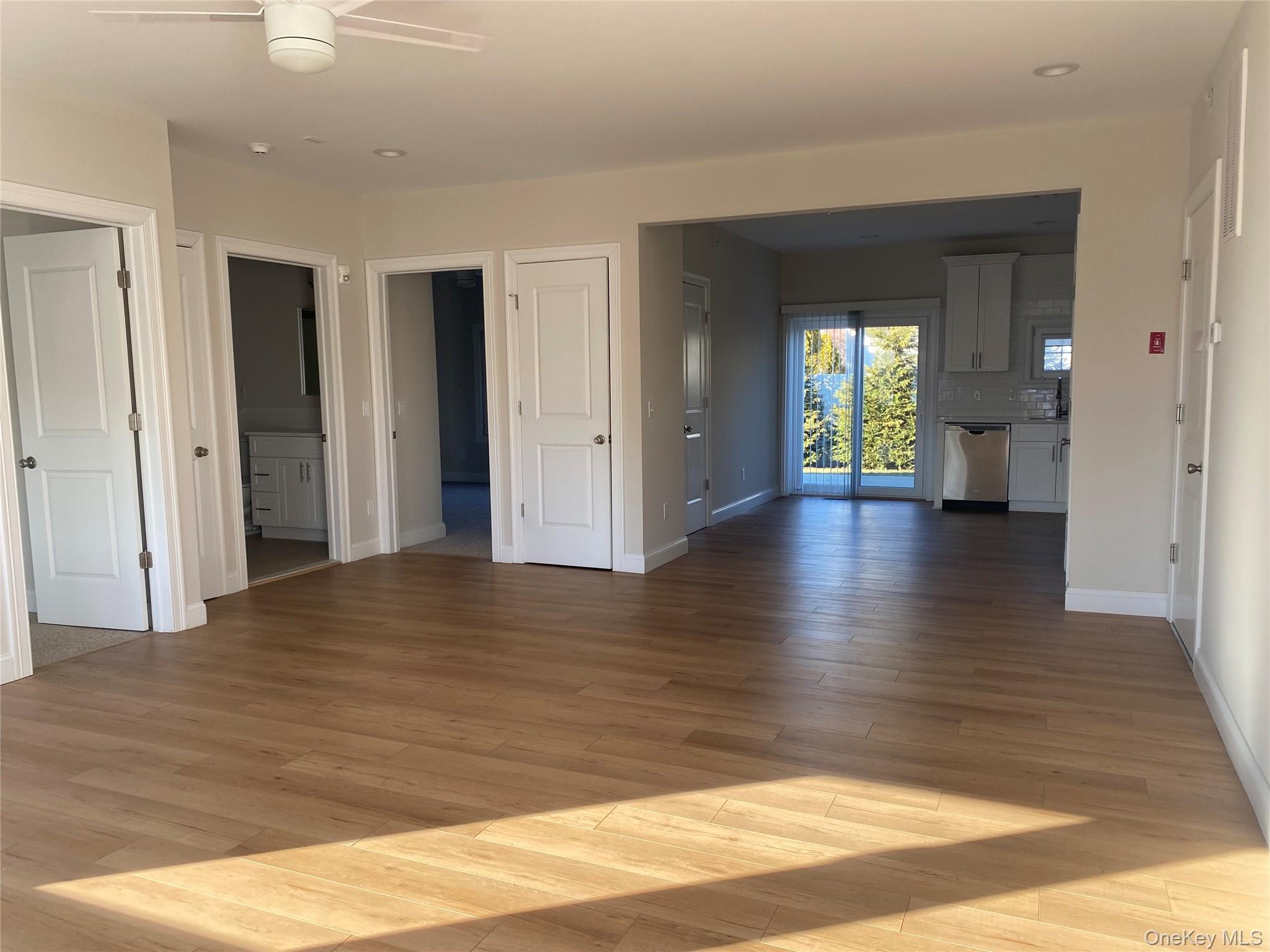 #14 photo, 515 Jackson Avenue, サフォーク郡 Lindenhurst , NY 11757